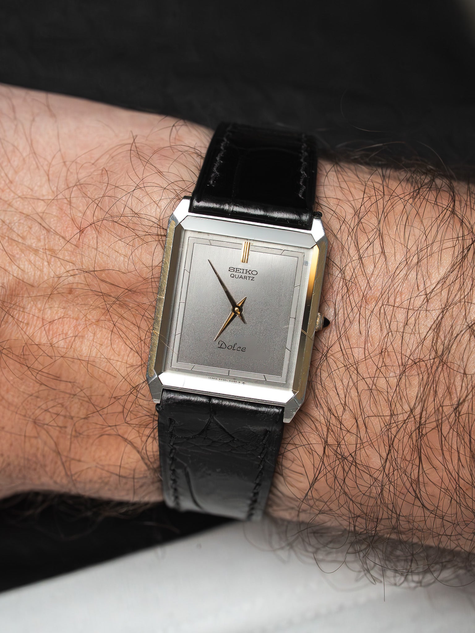 Orologio Seiko Dolce Vintage — Quadrante argentato ultra-sottile (1985)