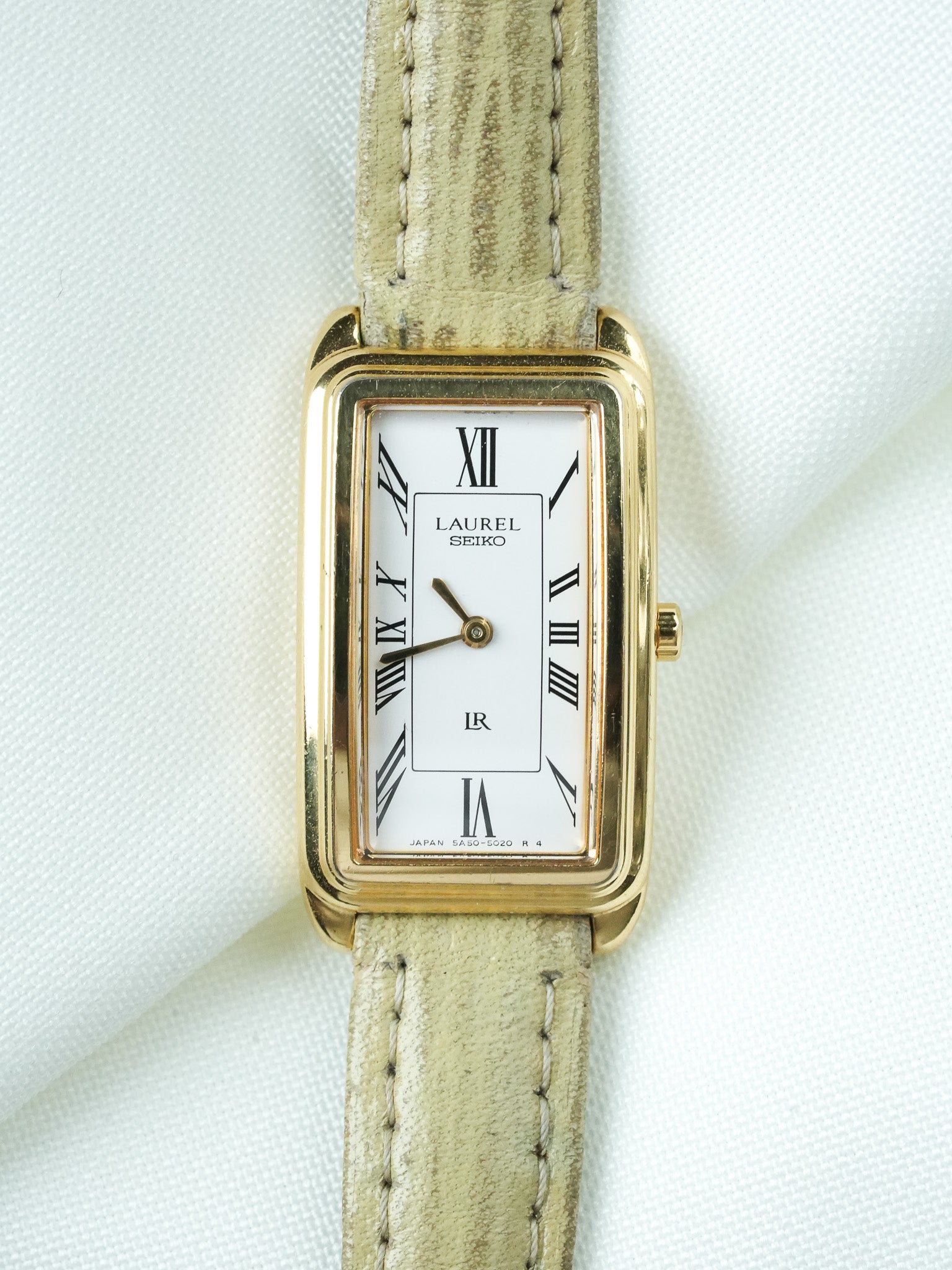 Montre Seiko Laurel Vintage - Tank Allongée "Stepped Case" Or (1994) - Atelier Victor