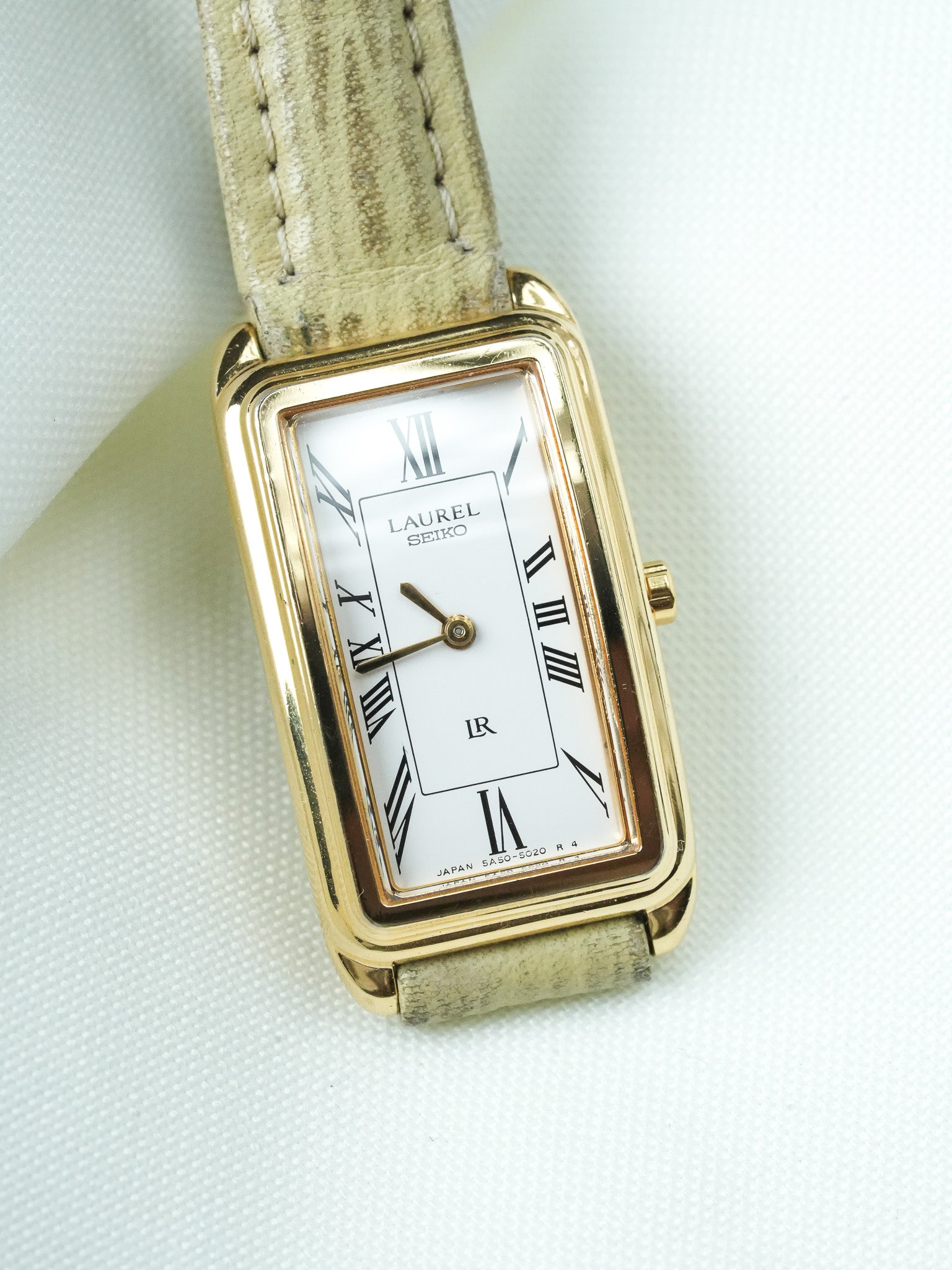Montre Seiko Laurel Vintage - Tank Allongée "Stepped Case" Or (1994) - Atelier Victor
