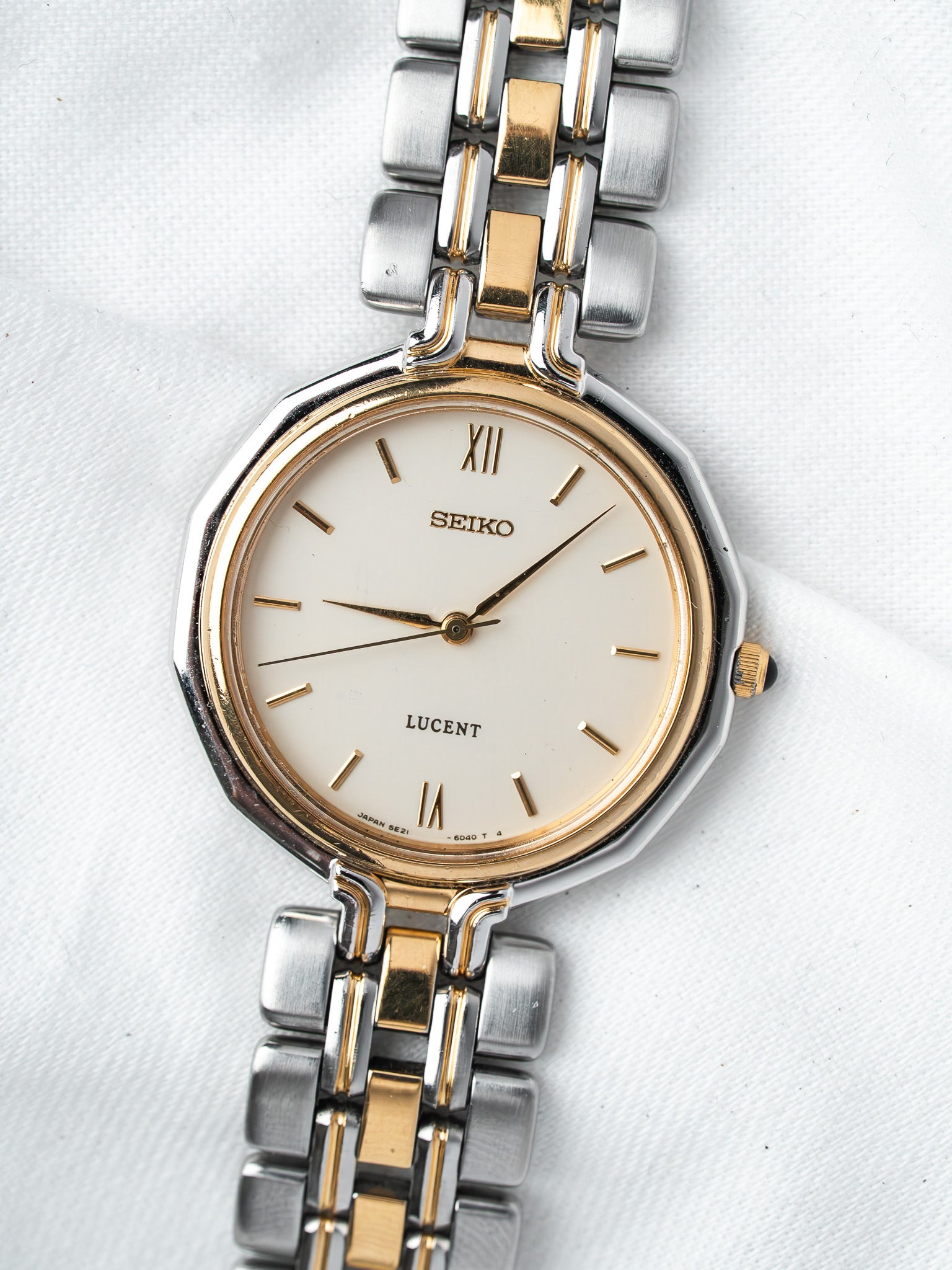 Montre Seiko Lucent Ronde — Acier Doré Cadran Blanc (1990s)