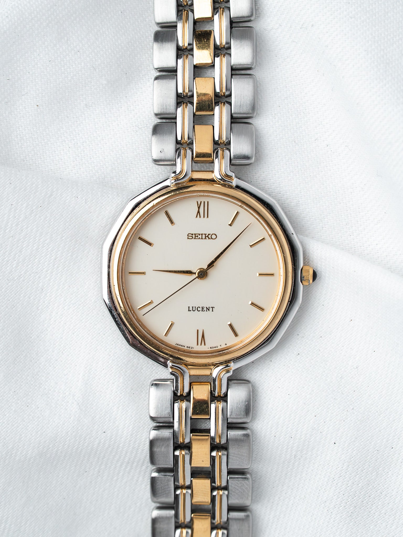 Montre Seiko Lucent Ronde — Acier Doré Cadran Blanc (1990s)
