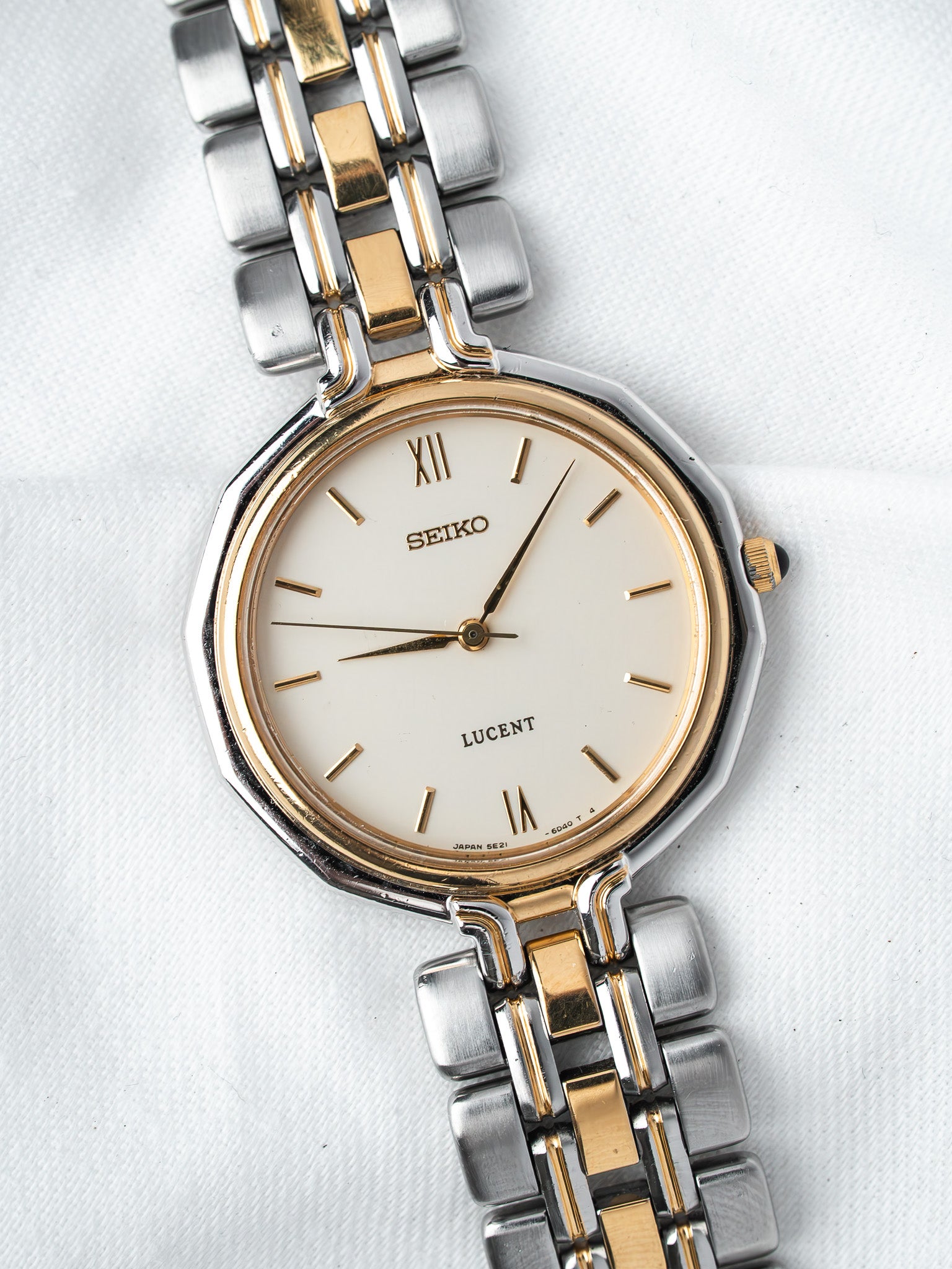 Montre Seiko Lucent Ronde — Acier Doré Cadran Blanc (1990s)