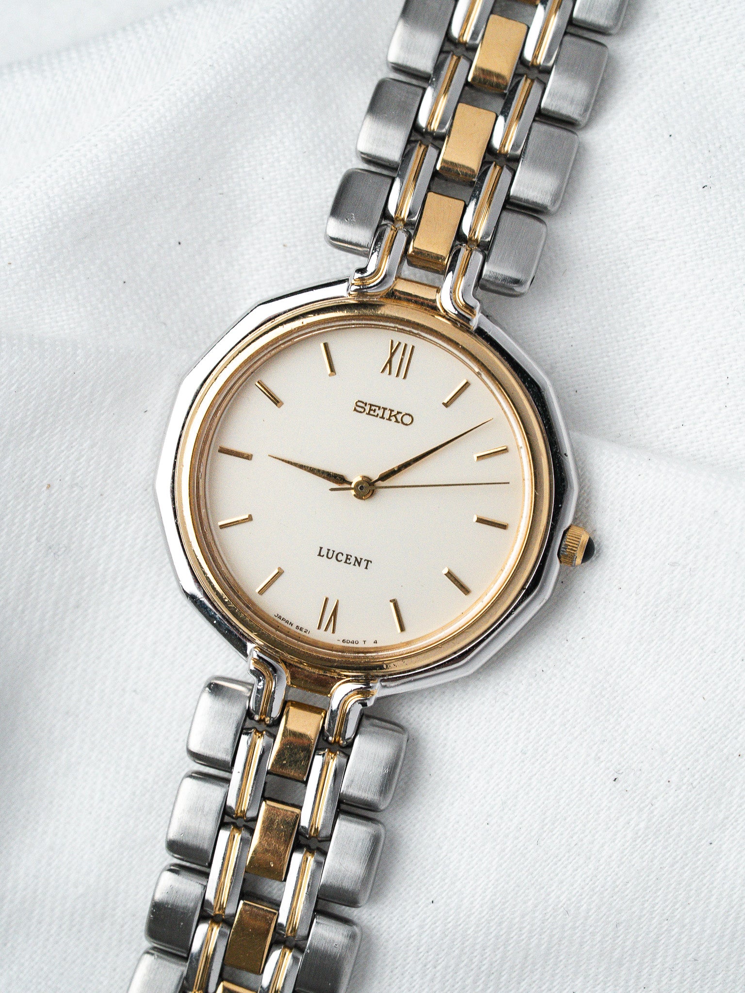 Montre Seiko Lucent Ronde — Acier Doré Cadran Blanc (1990s)