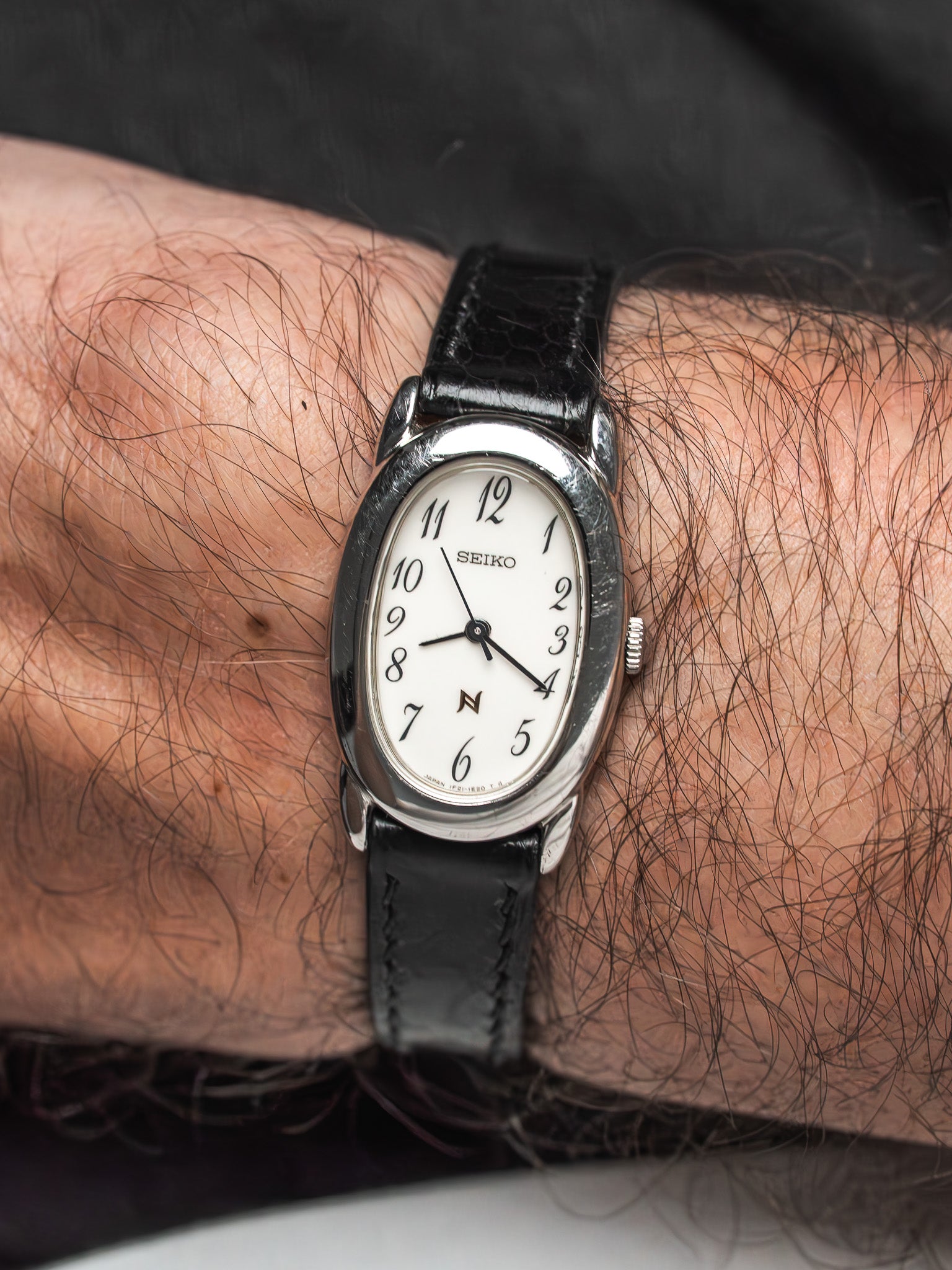 Montre Seiko Noie 1F21-5B70 Acier — Baignoire Ovale (1990s)