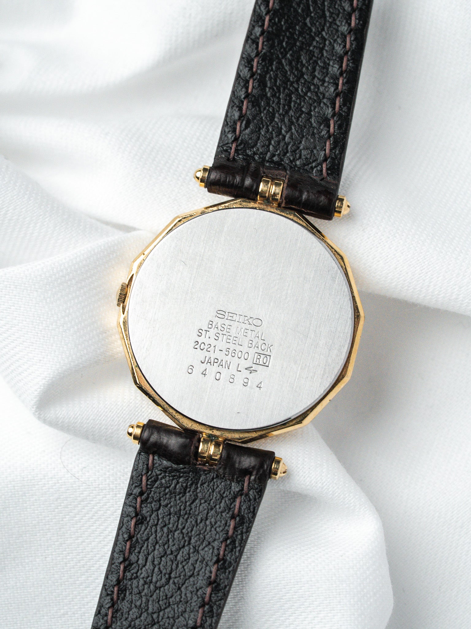Orologio Seiko in Oro Poligonale — Quadrante con numeri romani (1986)