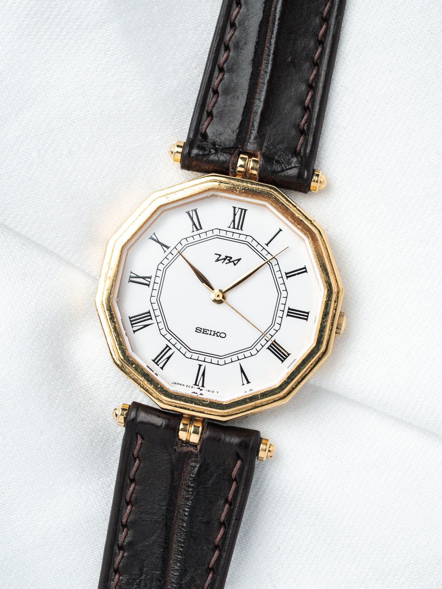 Orologio Seiko in Oro Poligonale — Quadrante con numeri romani (1986)