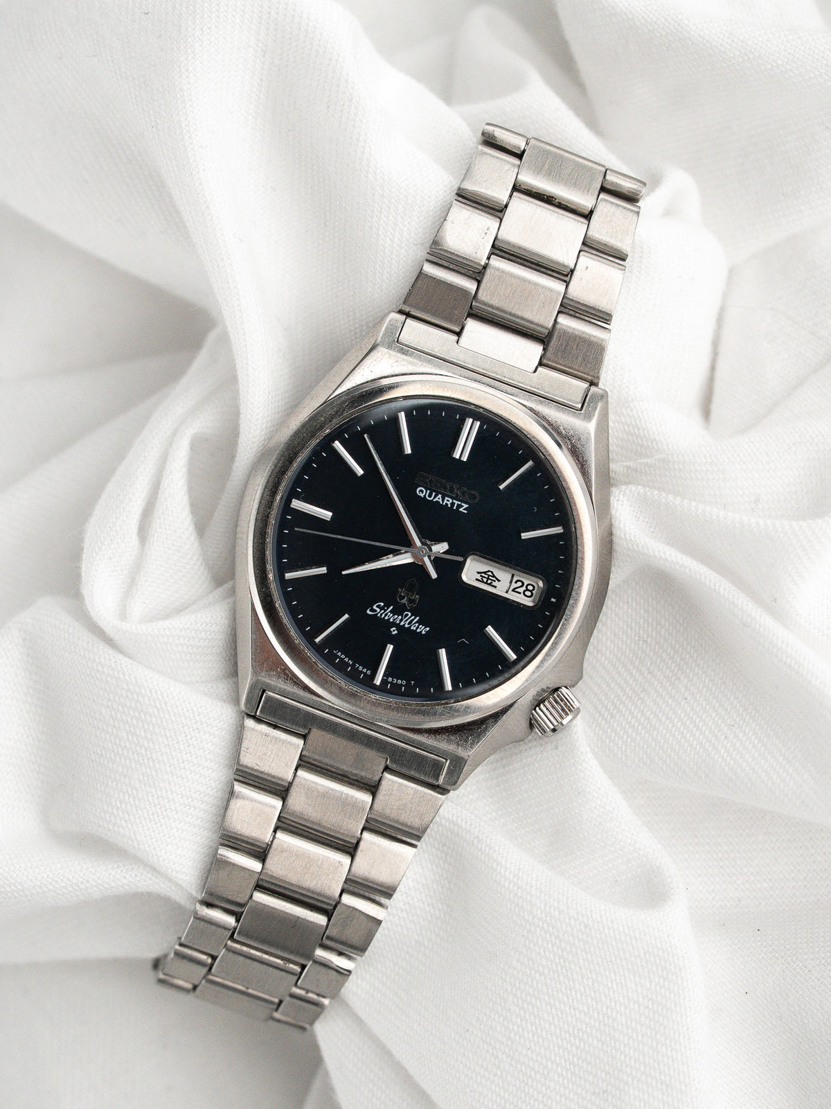 إطار مصقول ومؤشرات مطبقة - ساعة Seiko Silver Wave 7546-8340 فينتاج - Atelier Victor