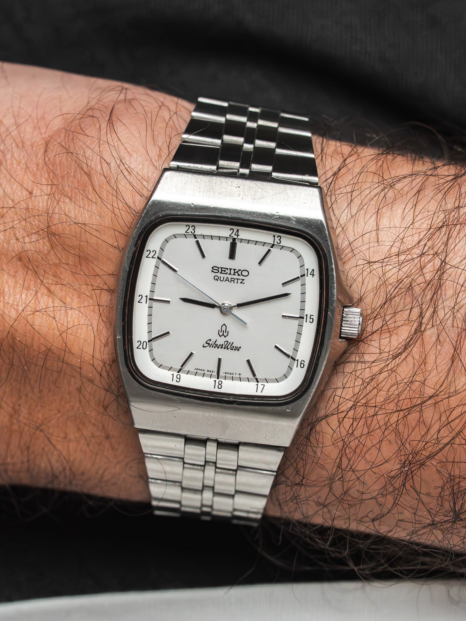 Montre Seiko SilverWave 8221-5020 Acier — Coussin TV (1980)