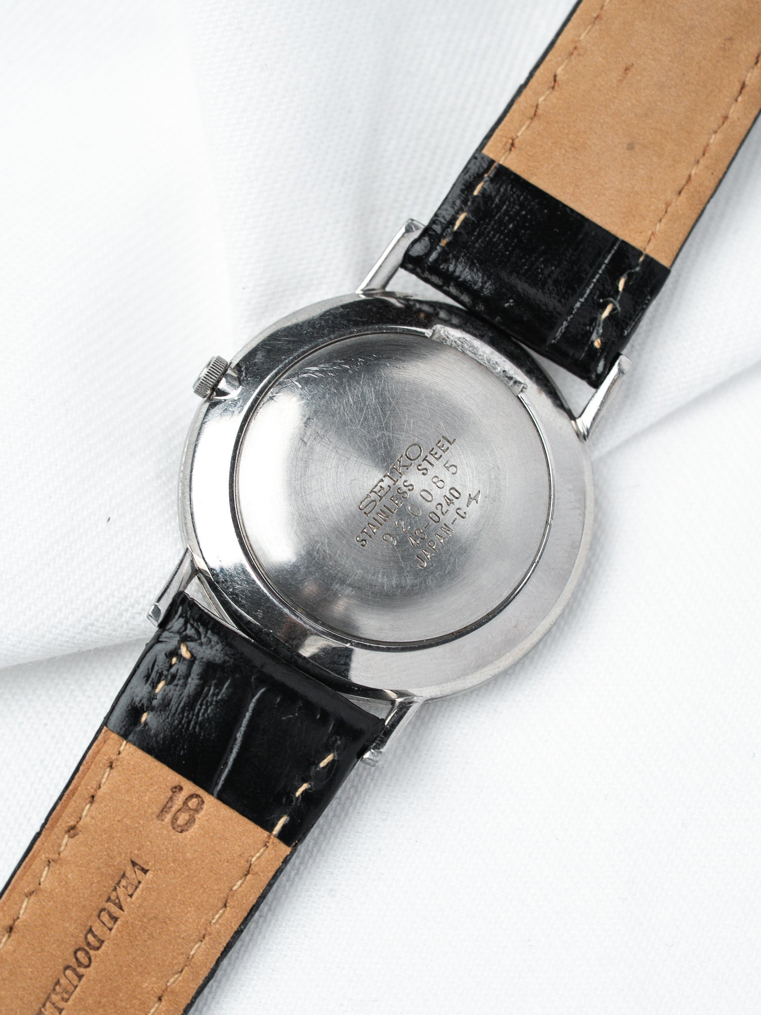 Винтажные часы Seiko SQ из нержавеющей стали — синий циферблат с солнечным сатинированием (1979)