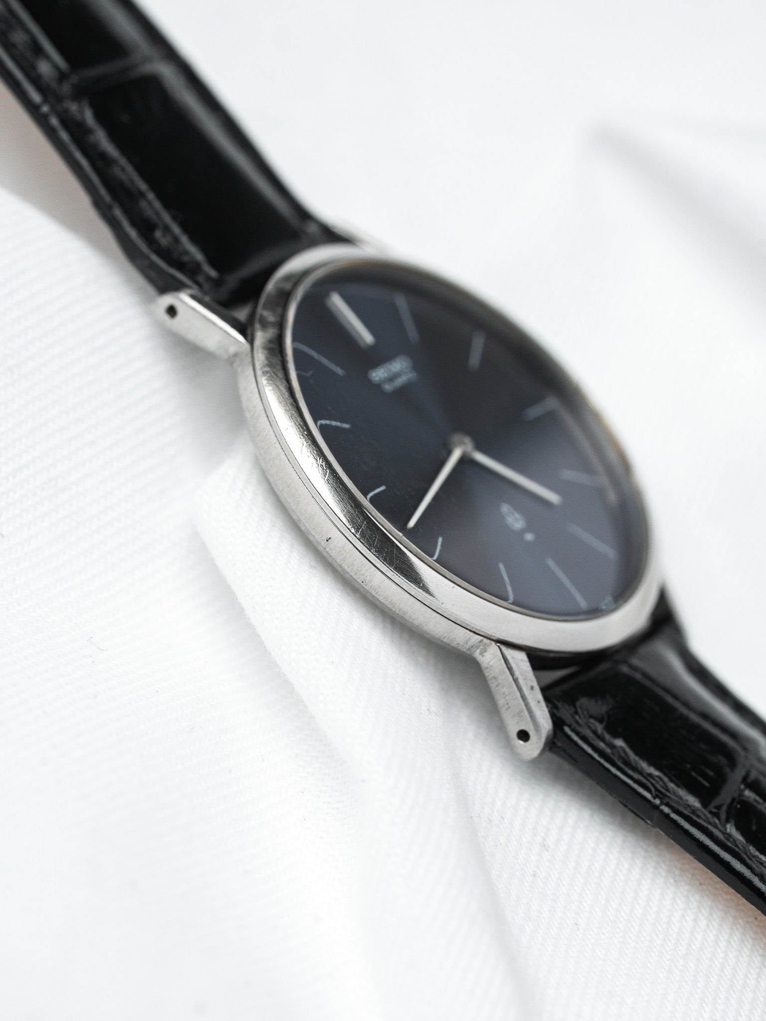 Винтажные часы Seiko SQ из нержавеющей стали — синий циферблат с солнечным сатинированием (1979)