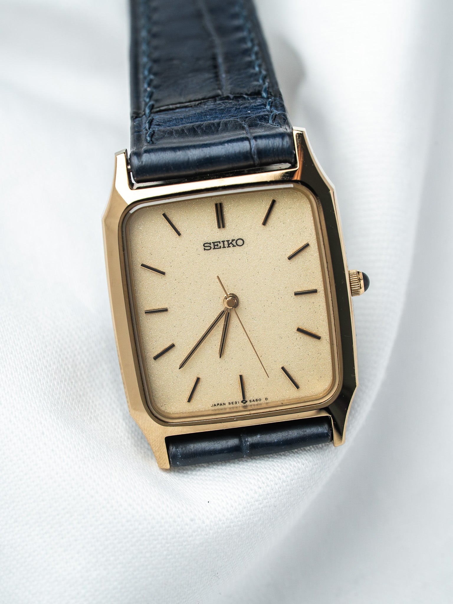 Montre Seiko Tank 5E21-5A50 Plaqué Or — Cadran Doré Sablé (1990)