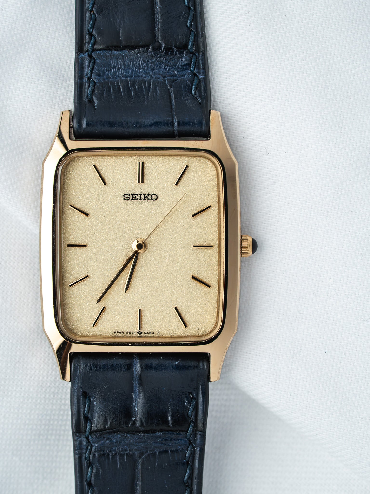 Montre Seiko Tank 5E21-5A50 Plaqué Or — Cadran Doré Sablé (1990)