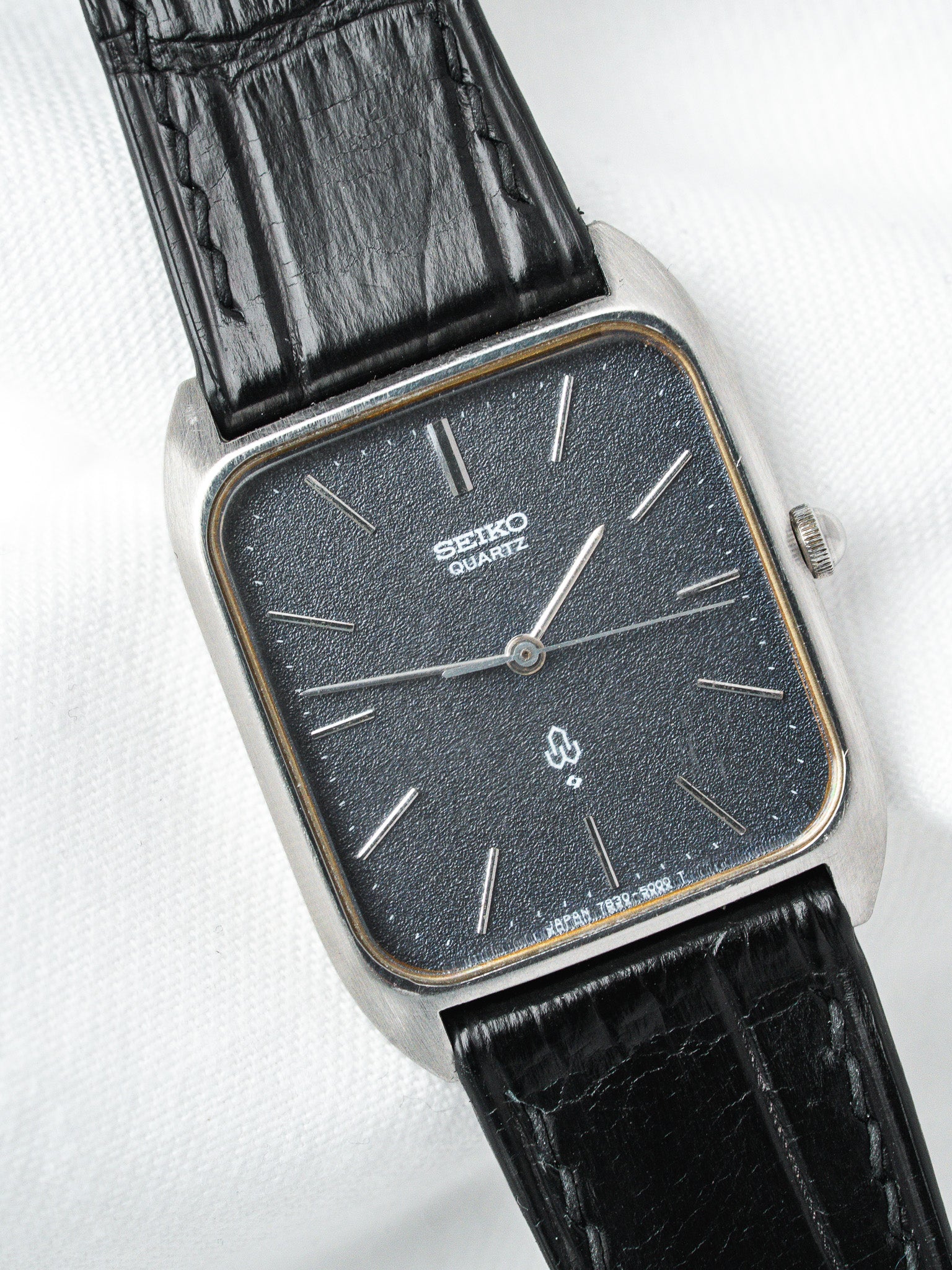 Часы Seiko Tank 7830-5000 — Текстурированный циферблат цвета ночной синевы (1988)