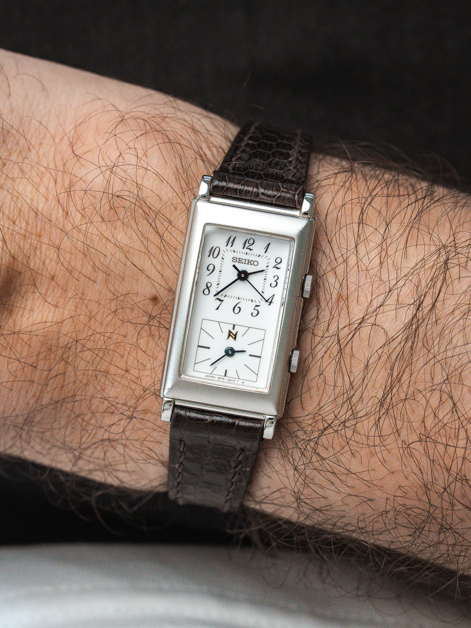 Montre Seiko Tank Allongée Double Fuseaux Vintage - Acier 20x38mm (1996) - Atelier Victor