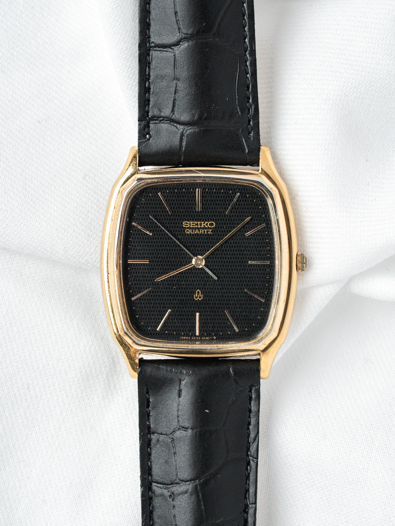 Orologio Seiko Tonneau 6030-5180 — Quadrante nero guilloché (anni 1980)