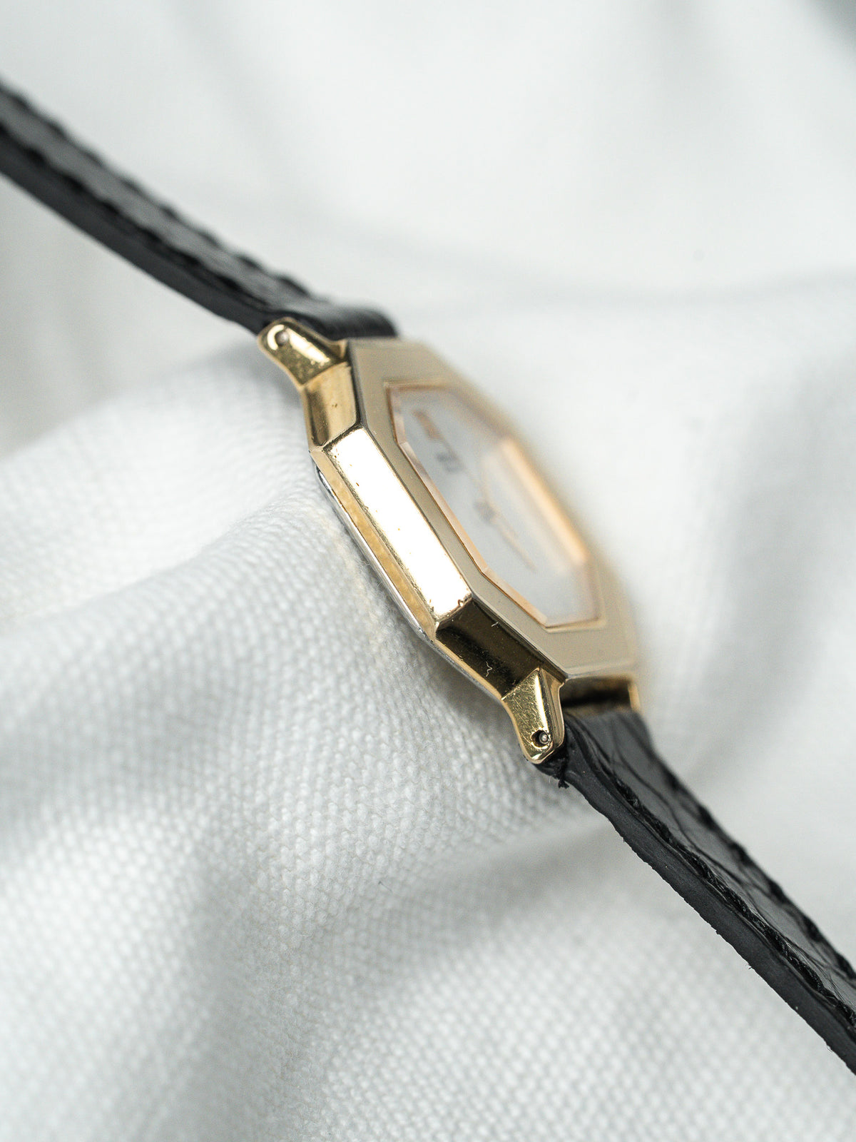 Perfil y carrura chapada en oro - Vintage Seiko 1221-5300 Watch - Atelier Victor