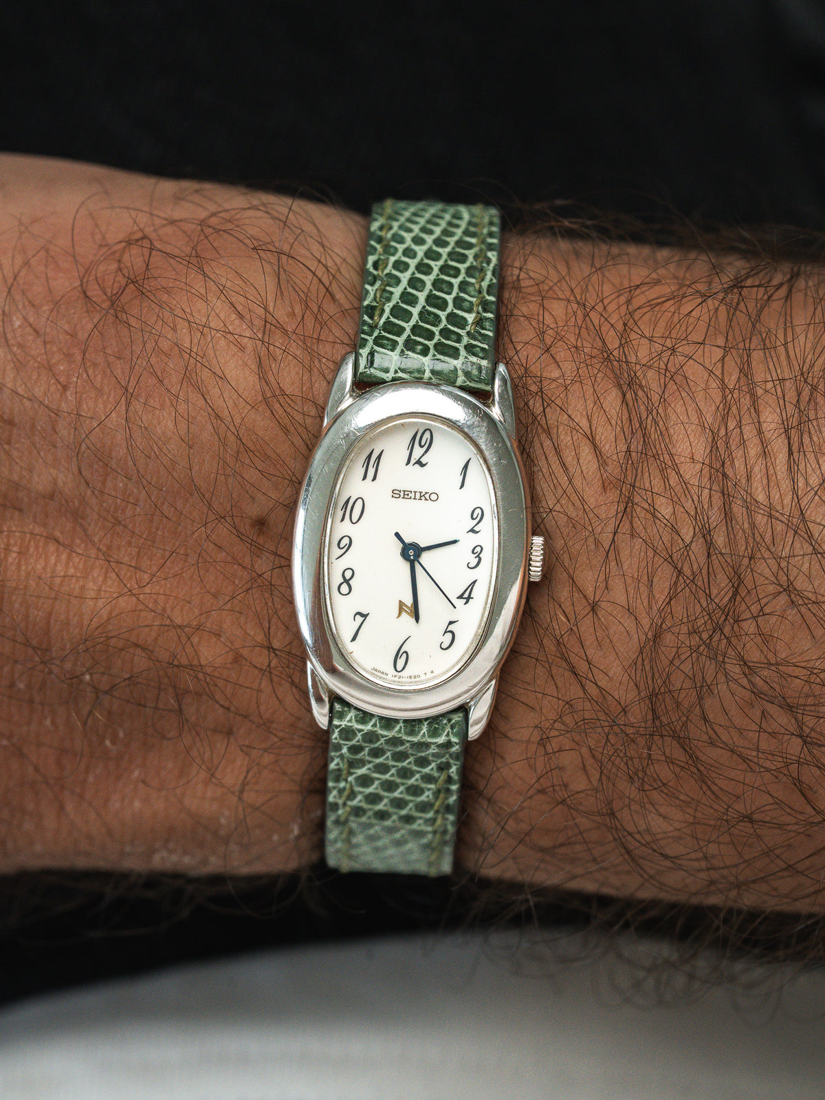 Llevado en la muñeca - Reloj Seiko 1F21-5B70 acero - Atelier Victor