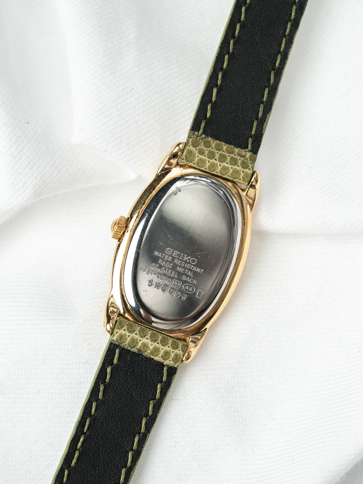 Fond de boîte acier - Montre Seiko 1F21-5B70 plaqué or - Atelier Victor