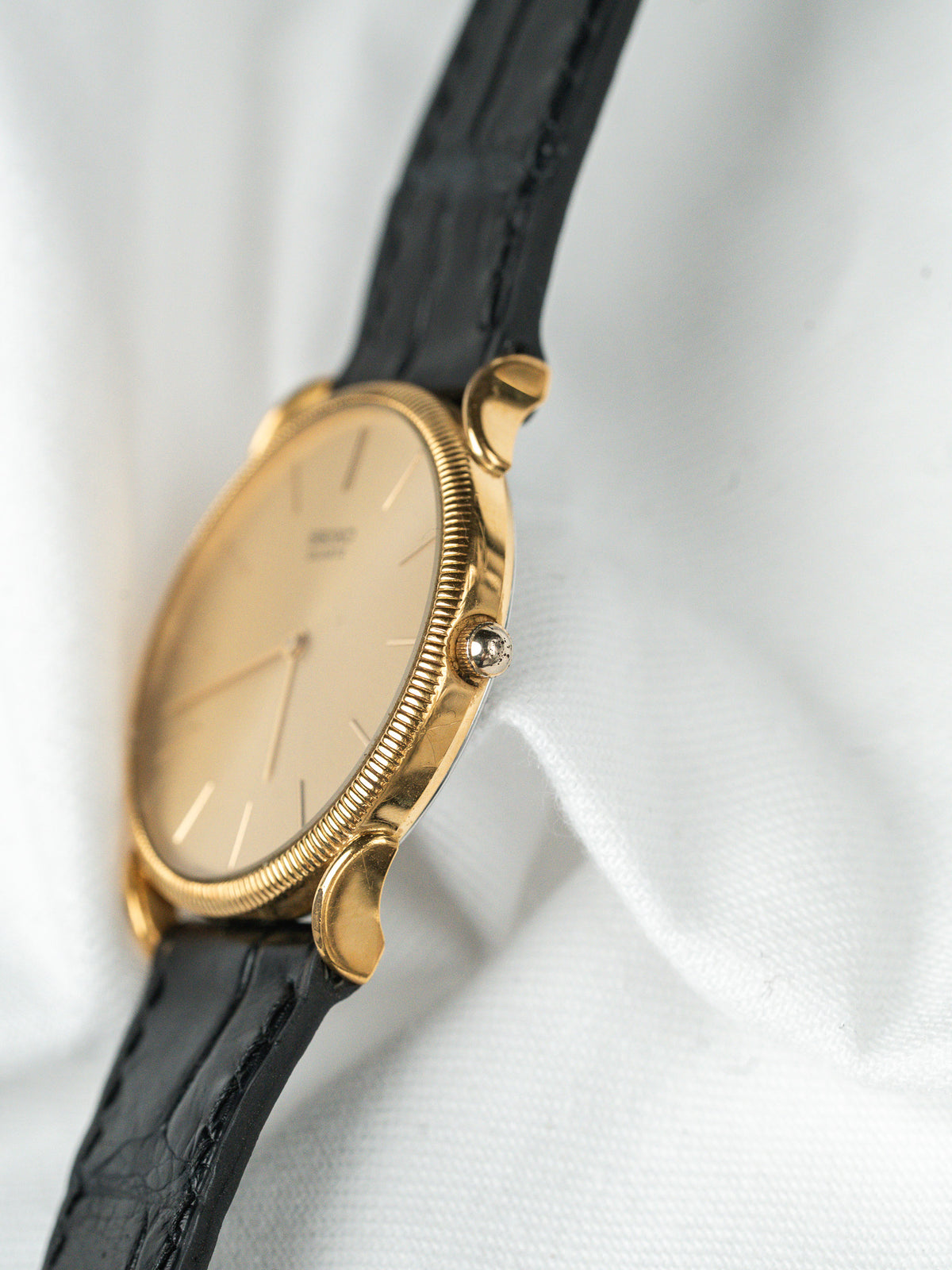 Profil côté couronne, épaisseur 5,4mm - Montre Seiko 9020-7000 - Atelier Victor