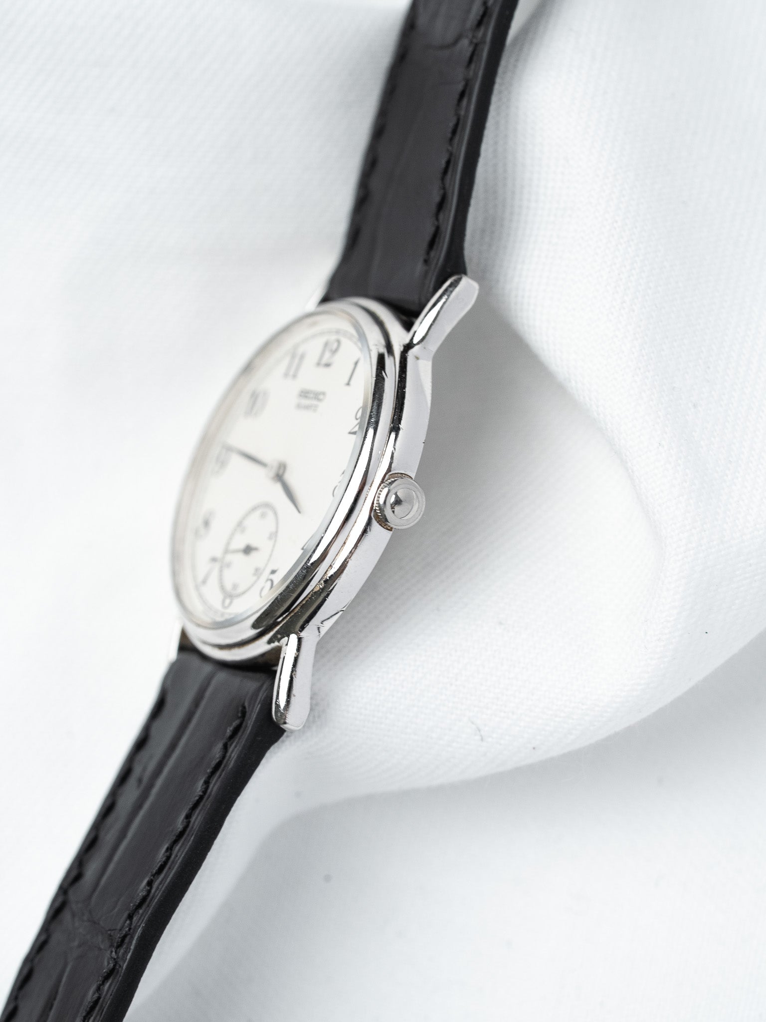 Винтажные часы Seiko из стали — малая секундная стрелка, белый циферблат (1983)