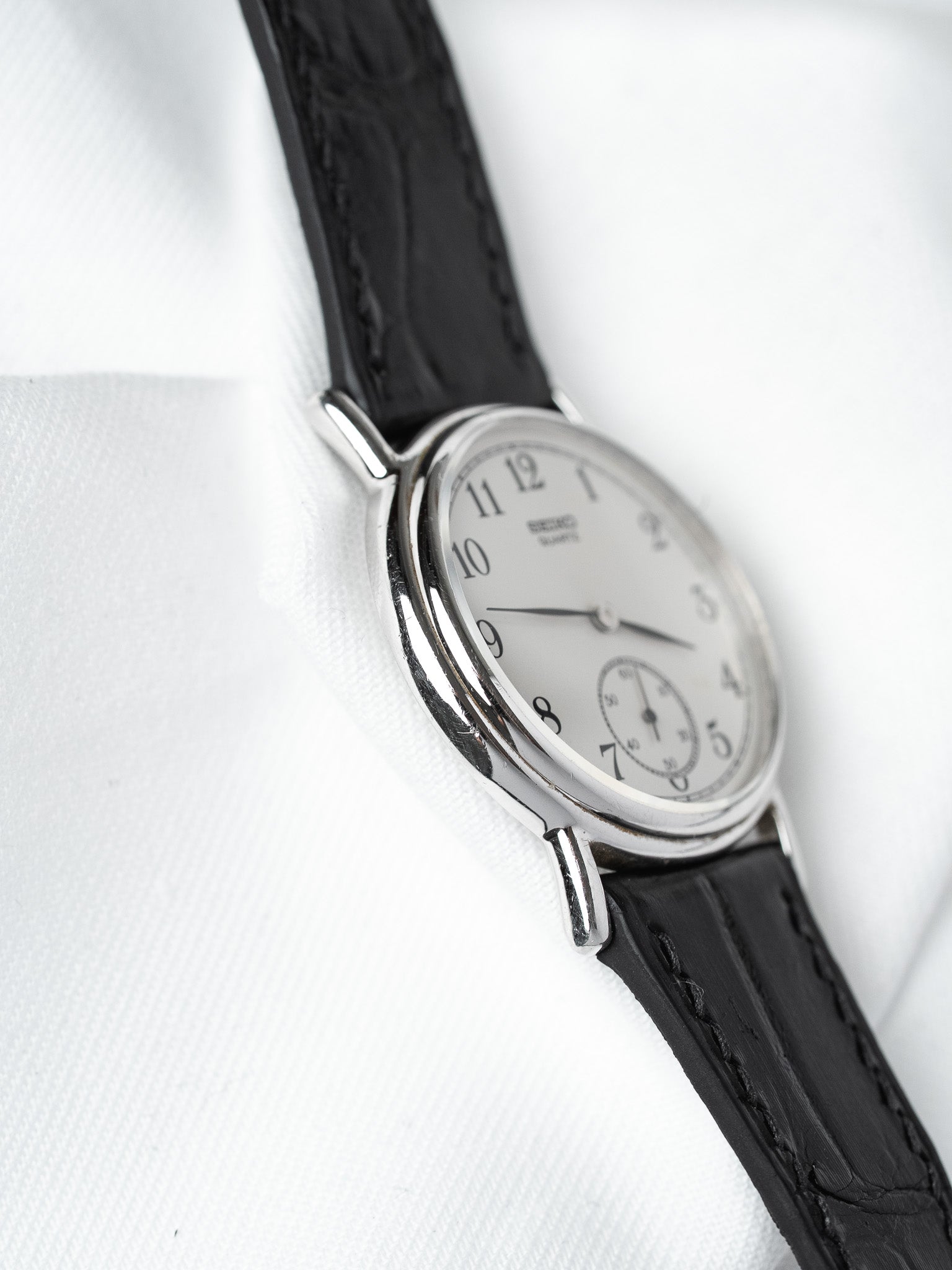 Винтажные часы Seiko из стали — малая секундная стрелка, белый циферблат (1983)