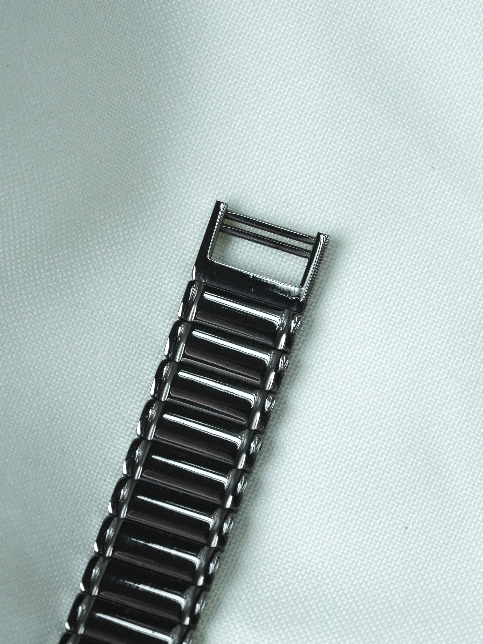 Montre Seiko Vintage - Anthracite Brillant Torsadé Mini (1996) - Atelier Victor