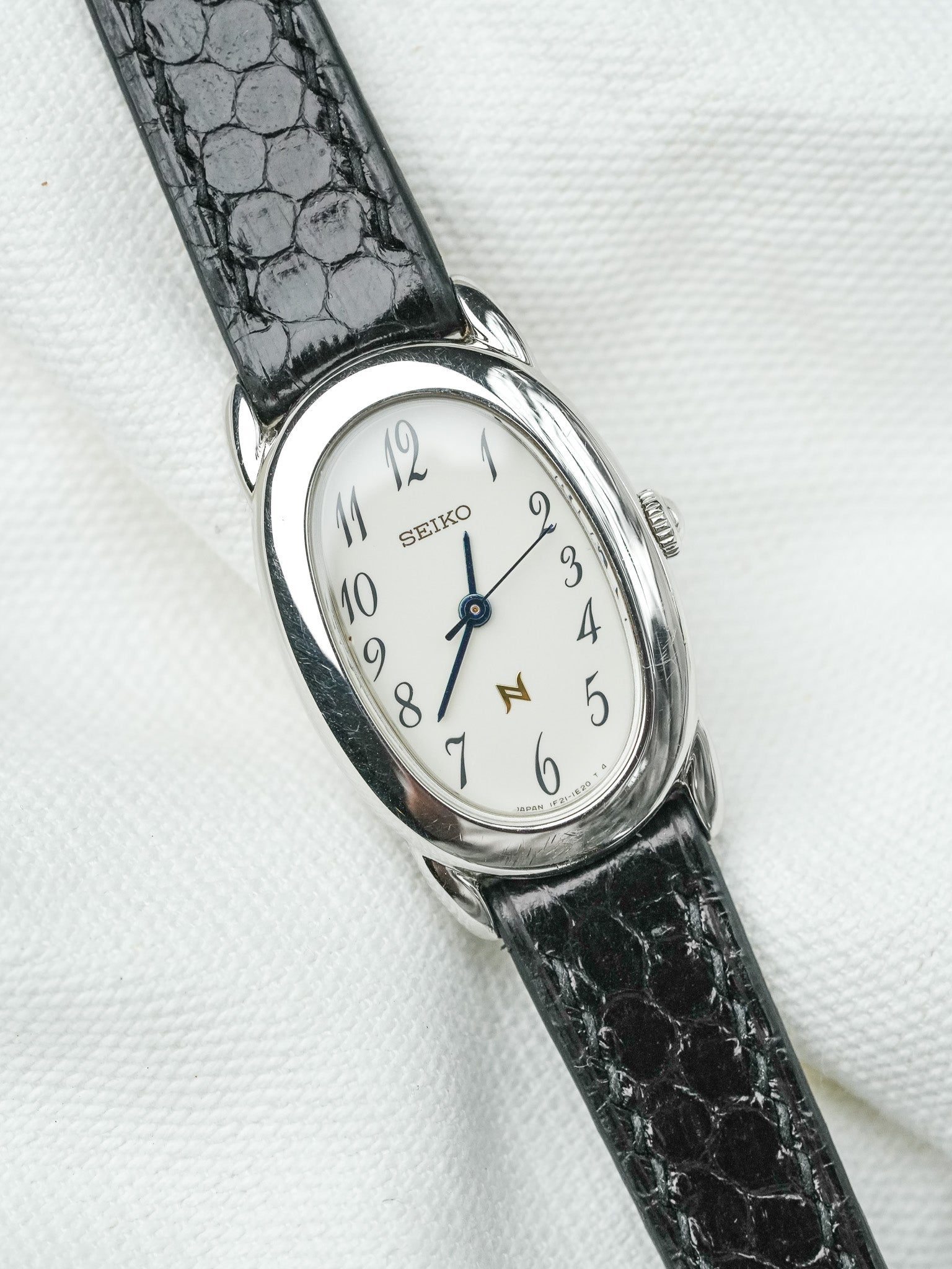 Montre Seiko Vintage - Baignoire Acier Cuir Noir 1F21-5B70 (2004) - Atelier Victor