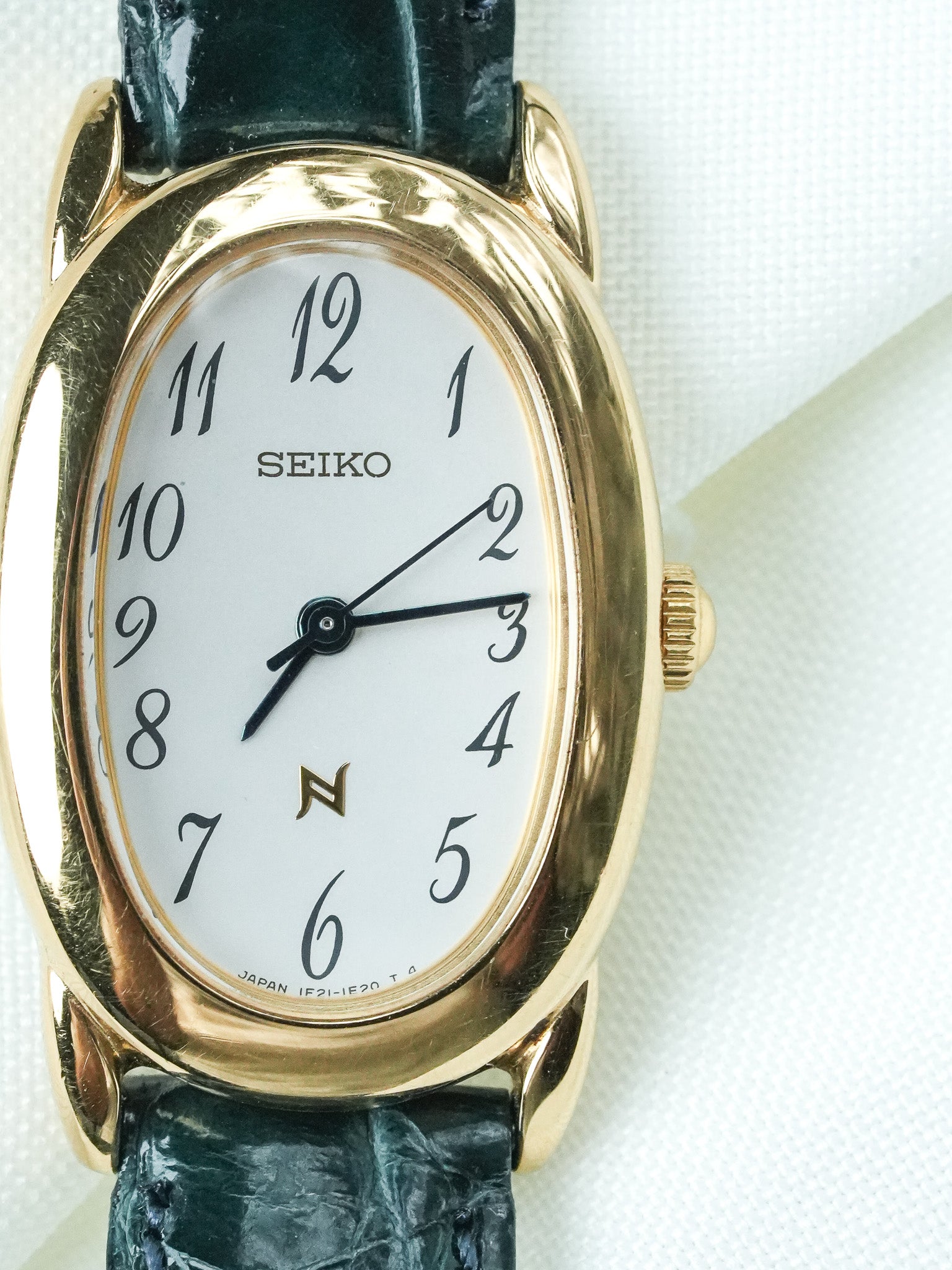 Montre Seiko Vintage - Baignoire Or 1F21-5B70 (2005) - Atelier Victor