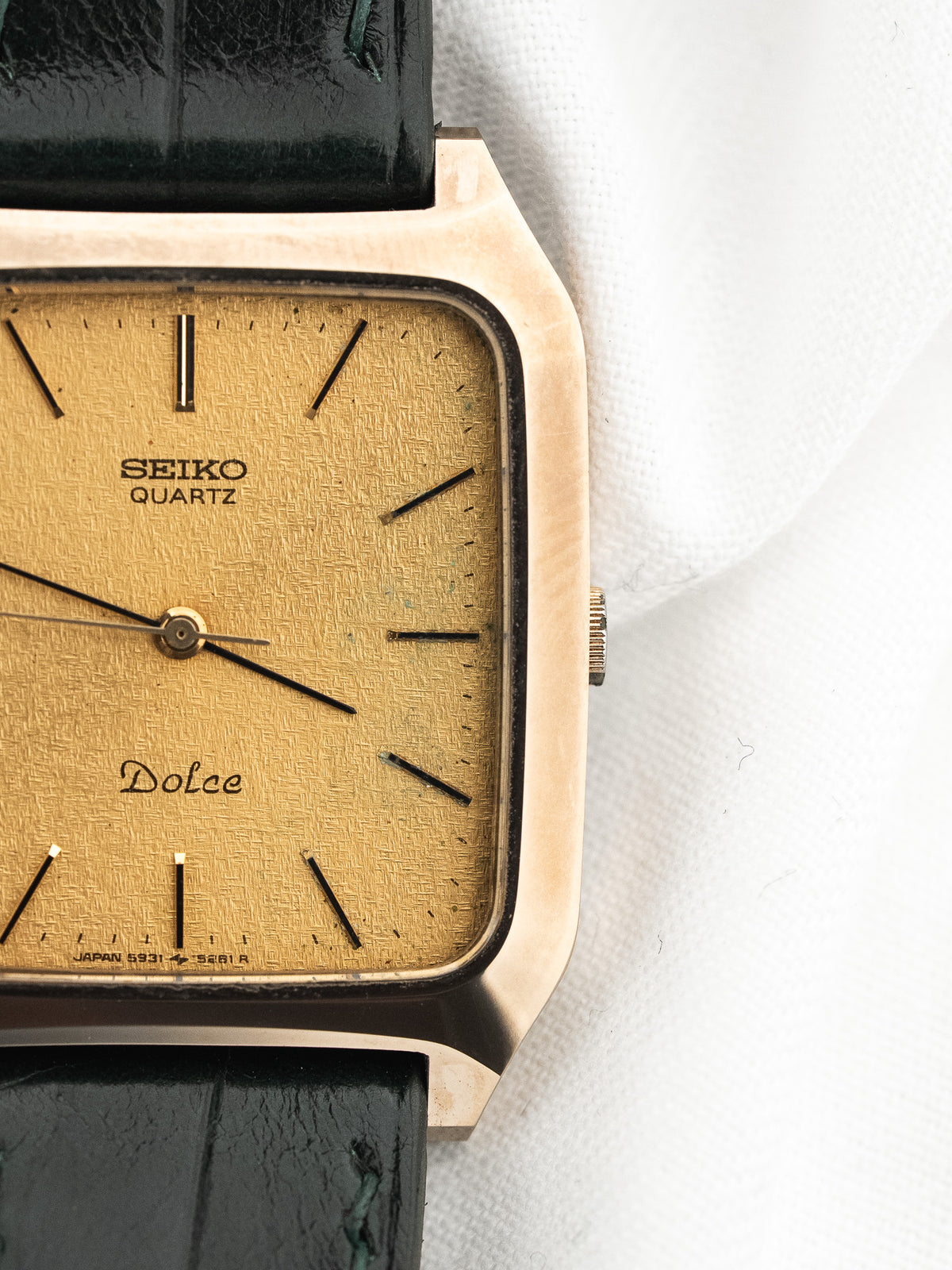 金色纹理表盘与 Dolce 签名 - 复古 Dolce 5931-5960 Watch Seiko - Atelier Victor