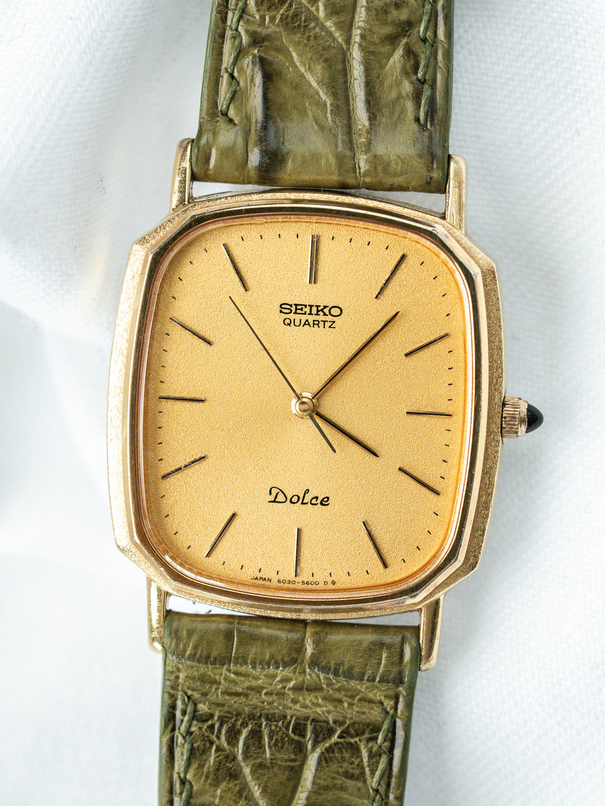Boîtier coussin plaqué or - Montre Seiko Dolce 6030-5550 - Atelier Victor