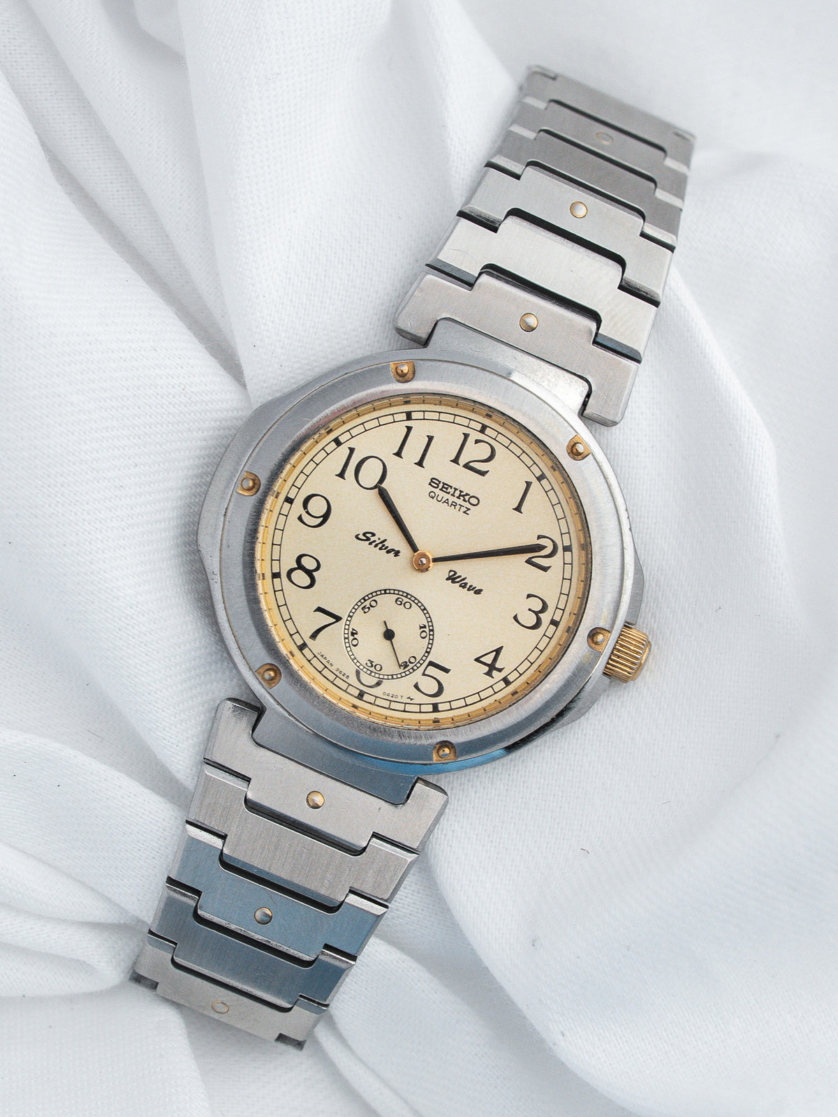 Seiko Silver Wave vintage quartz watch with cream dial and steel bracelet