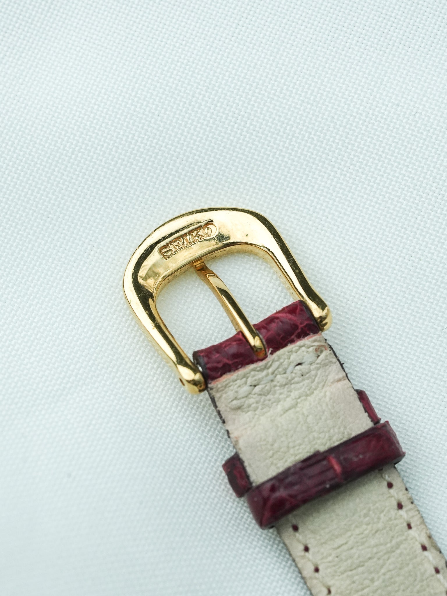 Montre Seiko Vintage - Tank "Dual Time" Plaqué or Rouge (1995) - Atelier Victor