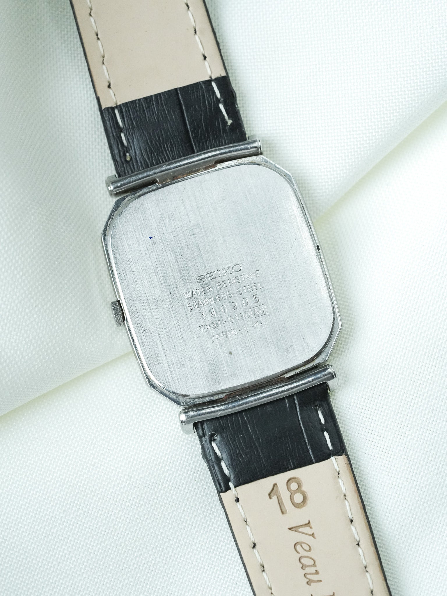 Montre Seiko Vintage - Tonneau Cornes Centrales Acier (1988) - Atelier Victor
