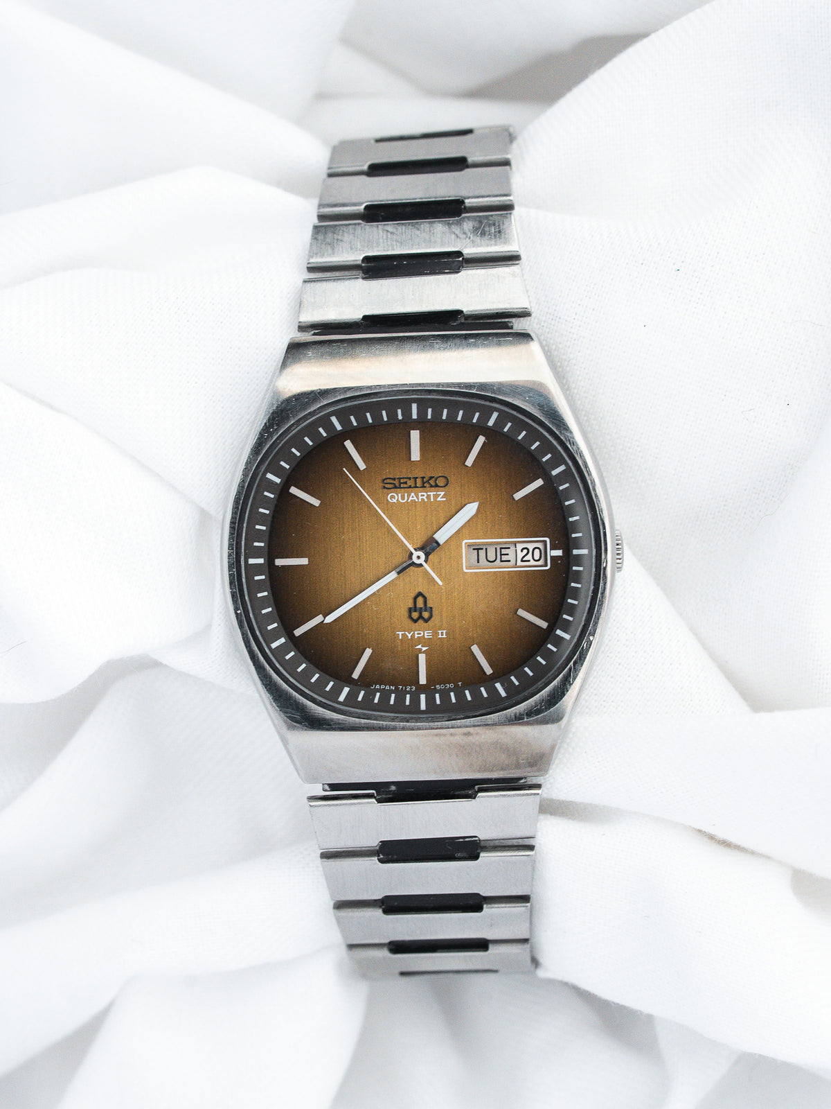 Seiko Quartz Type II vintage watch with brown dial and steel bracelet