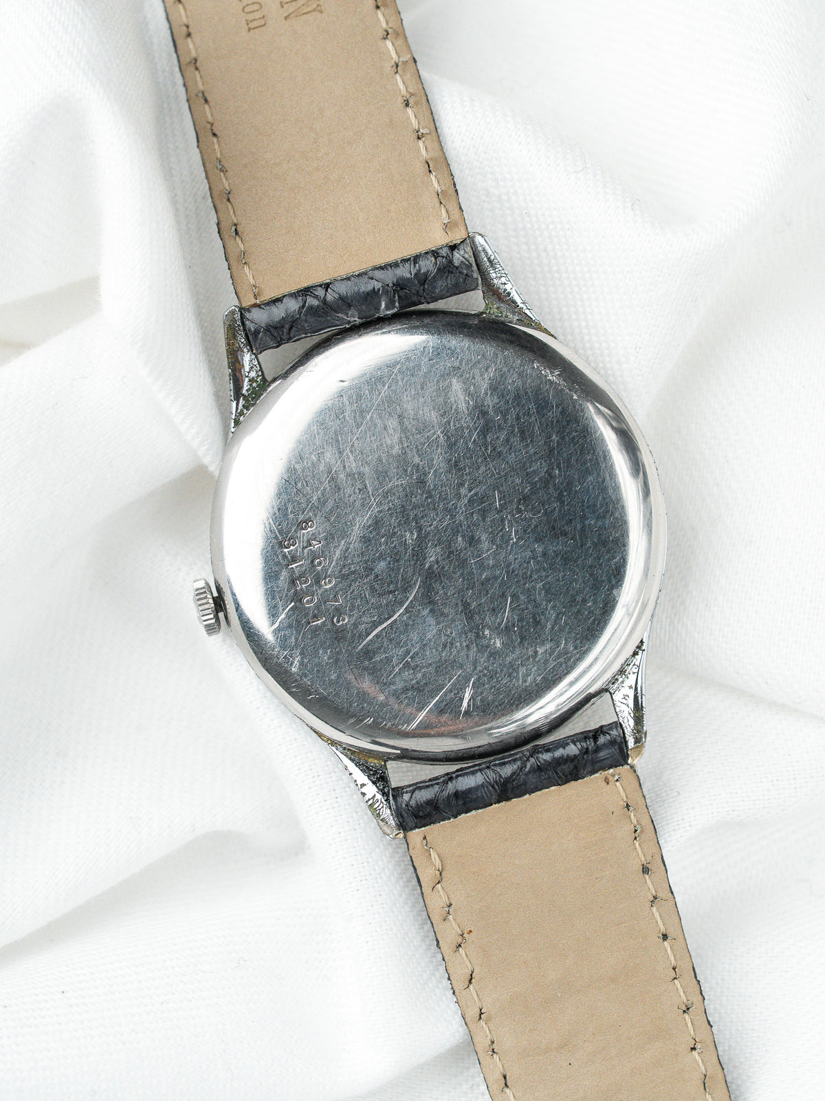 Profil du boîtier et verre acrylique - Montre Universal Genève Calibre 262 Vintage - Atelier Victor