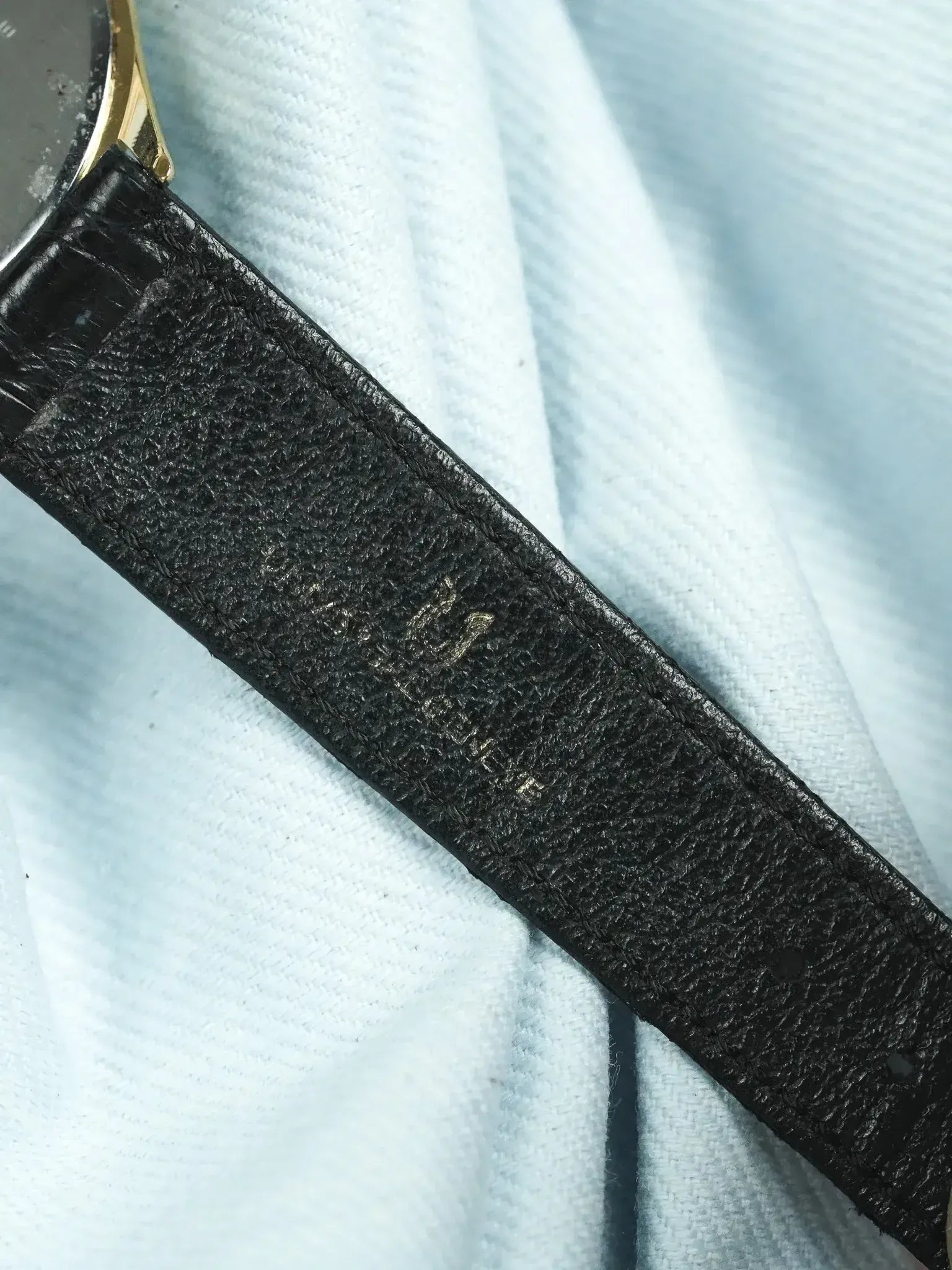 Montre Universal Genève 533.116 Vintage - 32mm Plaqué Or (Années 1980) - Atelier Victor