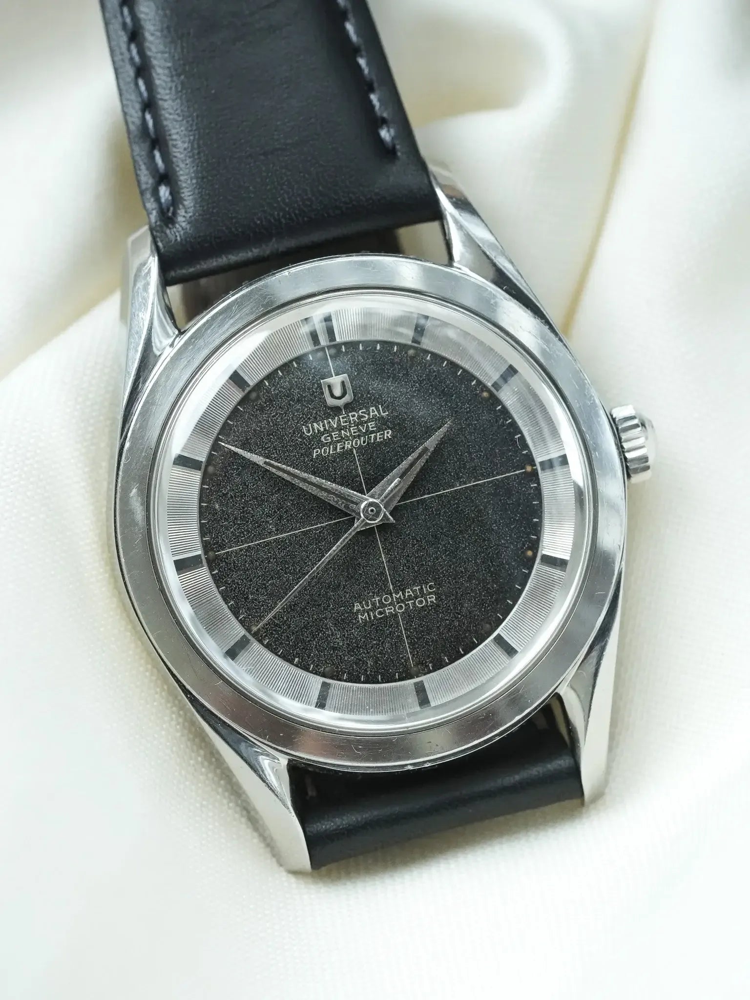 Montre Universal Genève Polerouter Noir "No Date" (1957) – réf. 20360-1 Gérald Genta - Atelier Victor