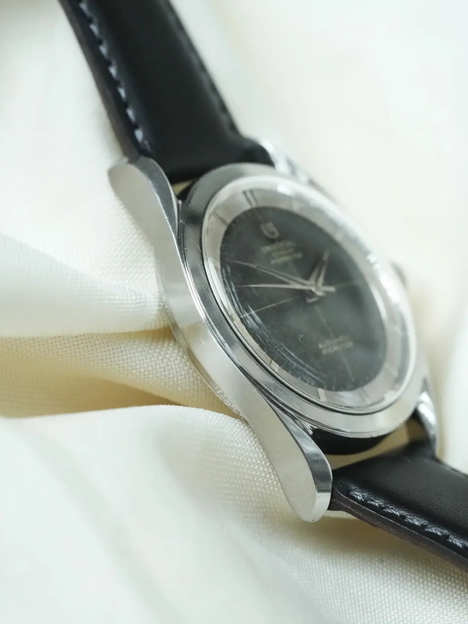 Montre Universal Genève Polerouter Noir "No Date" (1957) – réf. 20360-1 Gérald Genta - Atelier Victor