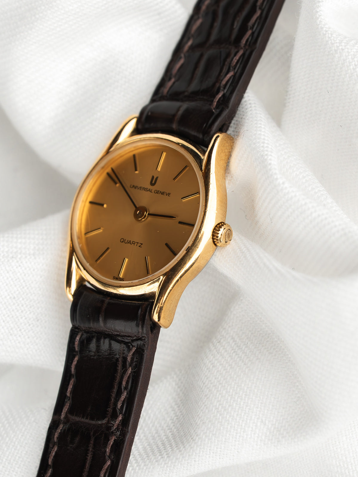 Perfil del lado de la corona - Watch Universal Genève 546.764 - Atelier Victor