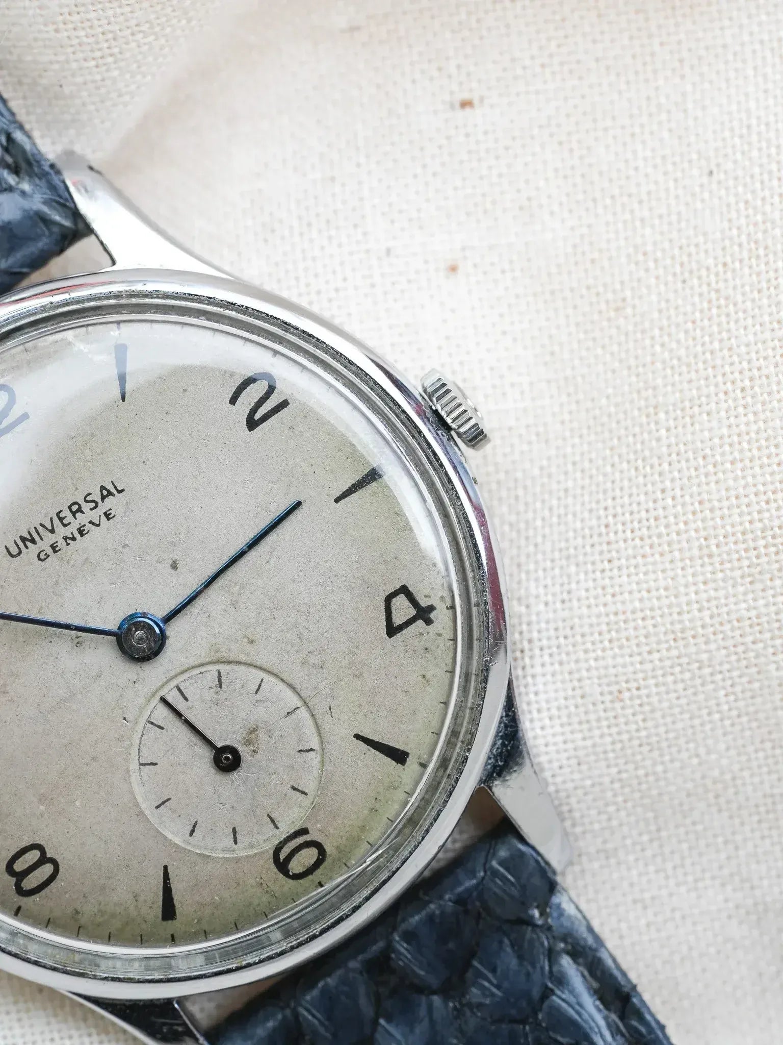 Montre Universal Genève Vintage - Calatrava 35mm Acier (Années 1950) - Atelier Victor