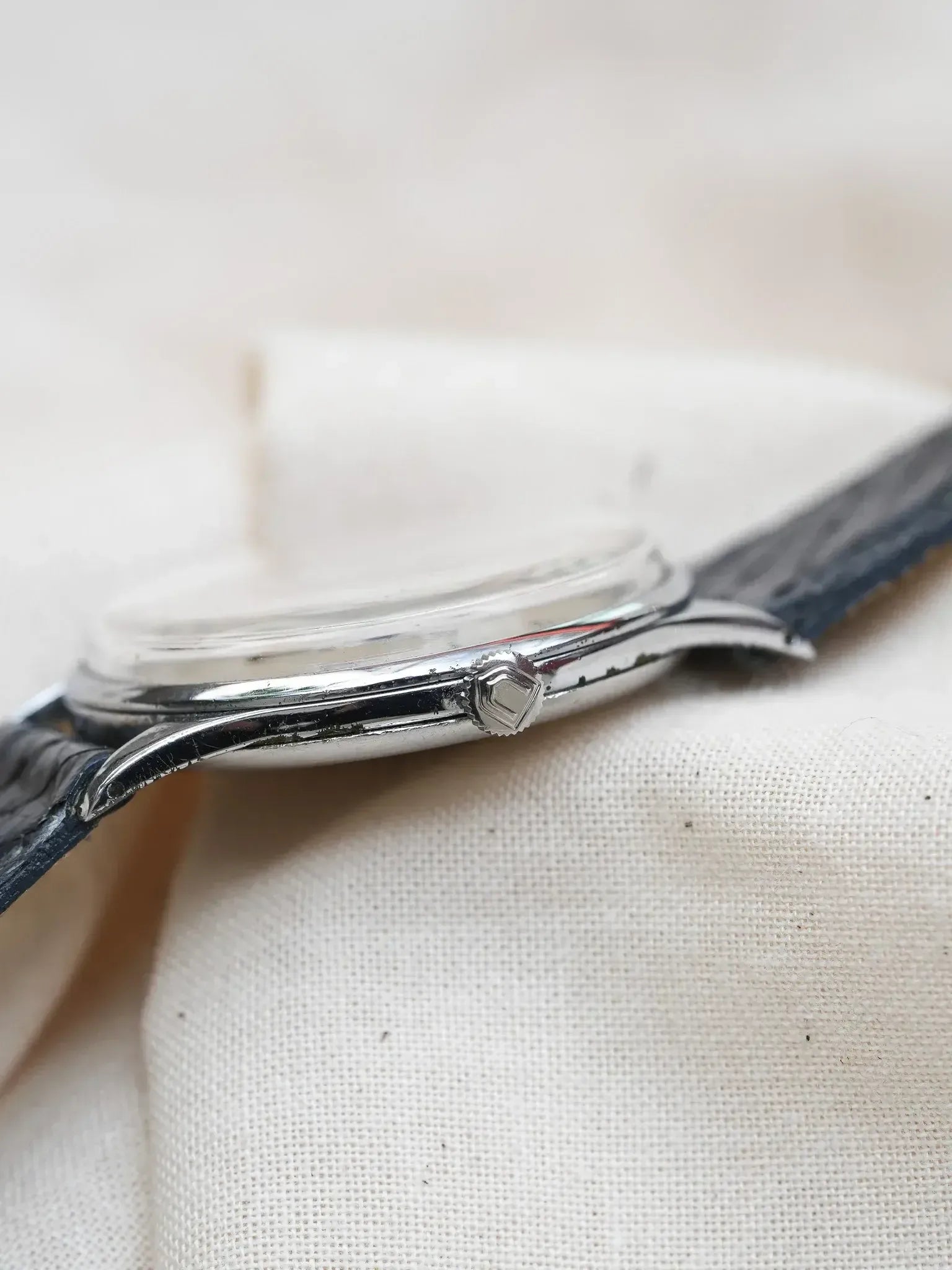 Montre Universal Genève Vintage - Calatrava 35mm Acier (Années 1950) - Atelier Victor