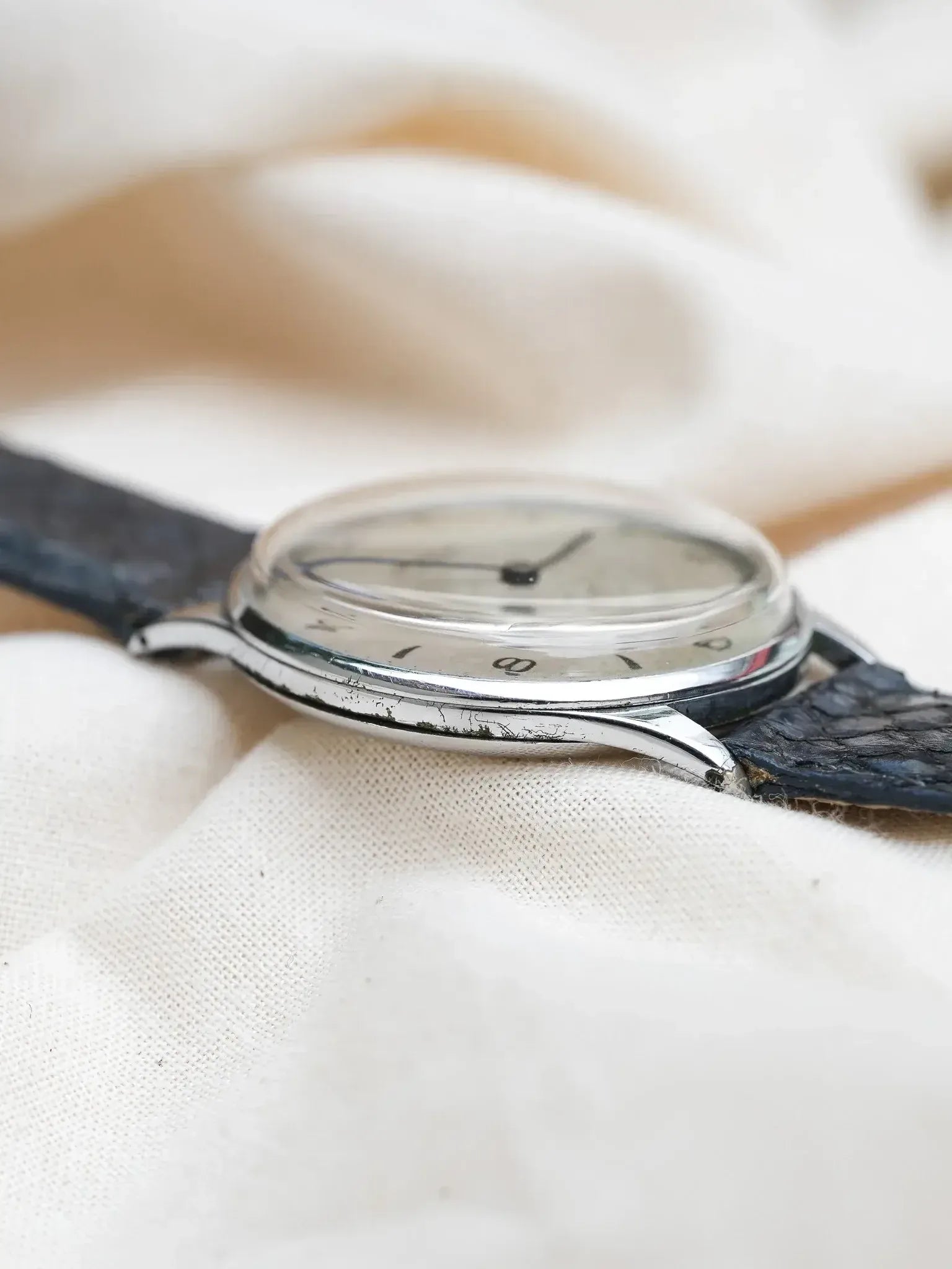 Montre Universal Genève Vintage - Calatrava 35mm Acier (Années 1950) - Atelier Victor