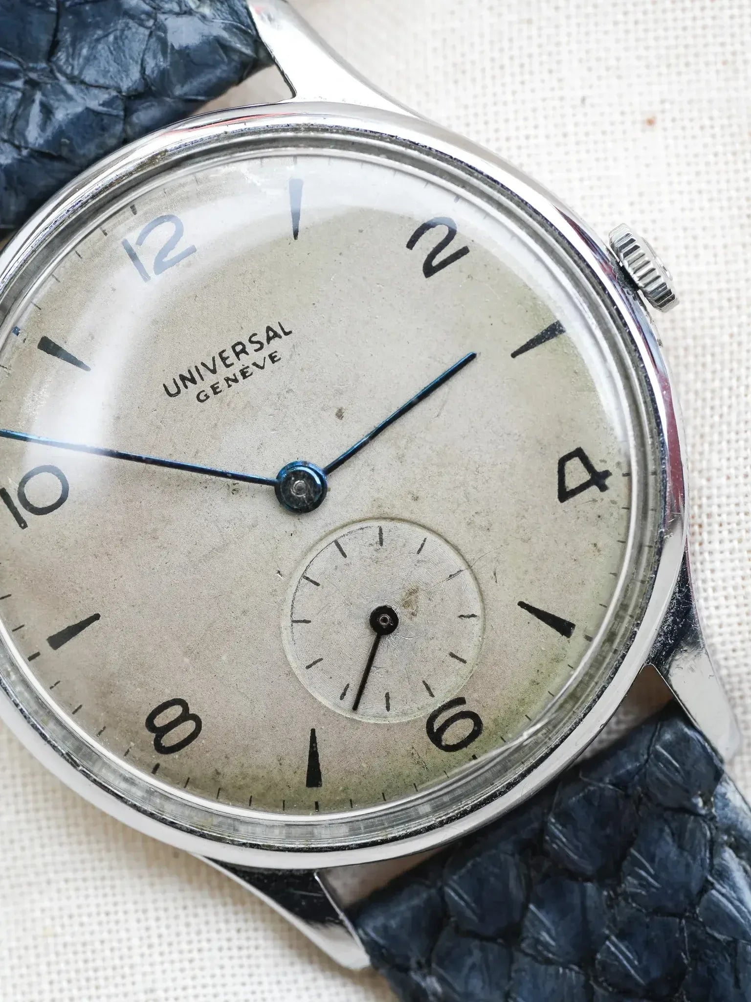 Montre Universal Genève Vintage - Calatrava 35mm Acier (Années 1950) - Atelier Victor