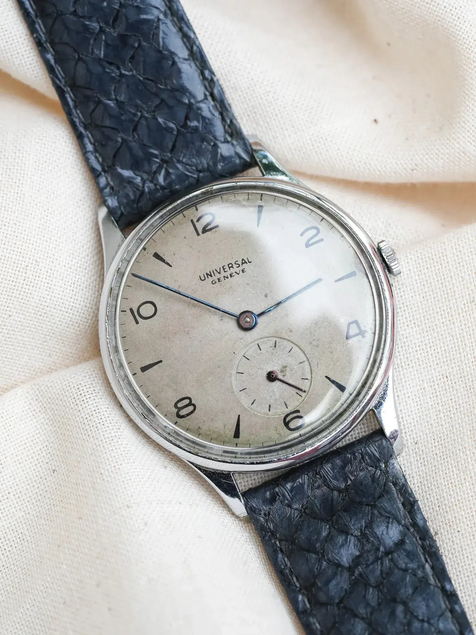 Montre Universal Genève Vintage - Calatrava 35mm Acier (Années 1950) - Atelier Victor