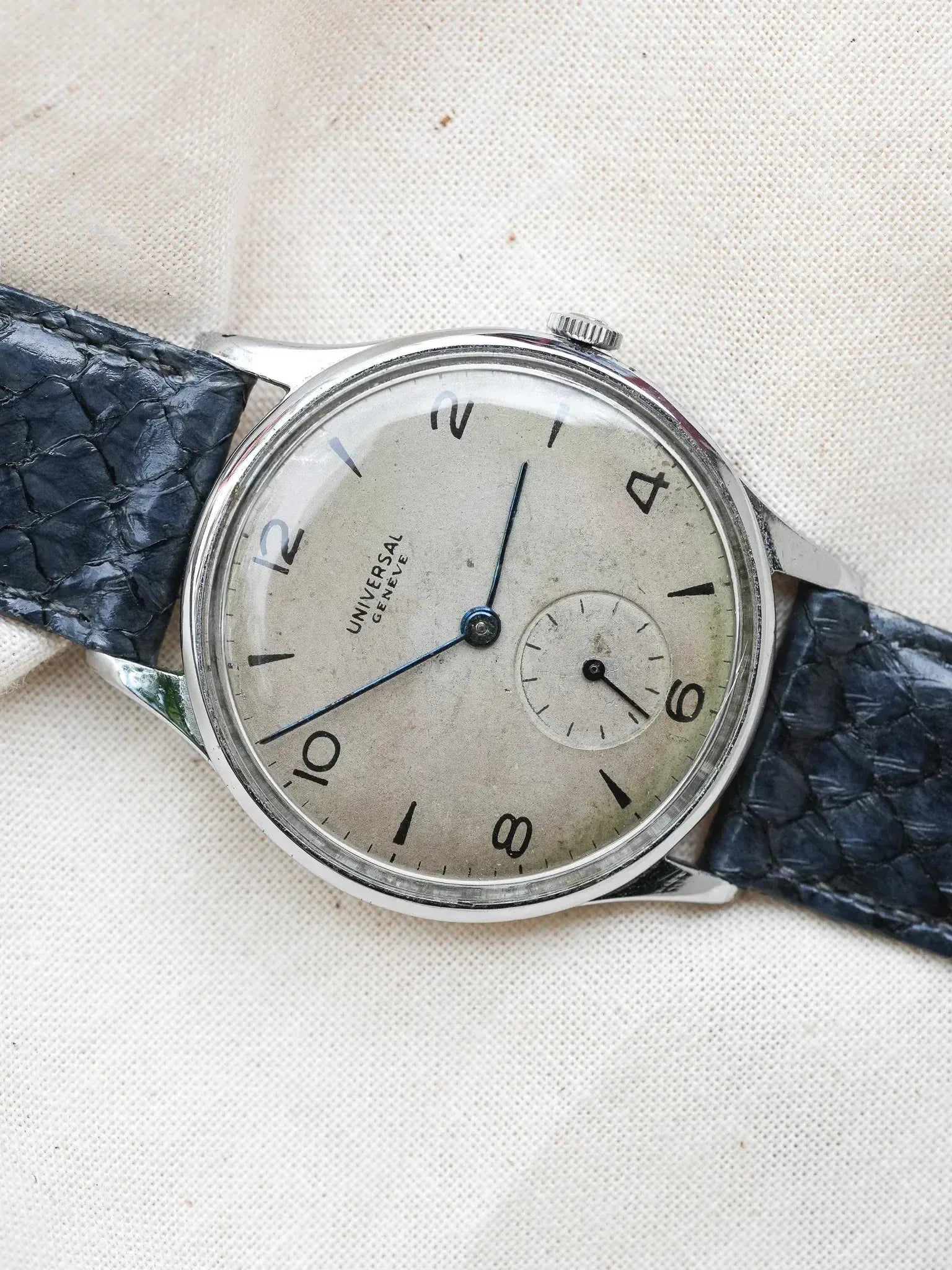 Montre Universal Genève Vintage - Calatrava 35mm Acier (Années 1950) - Atelier Victor