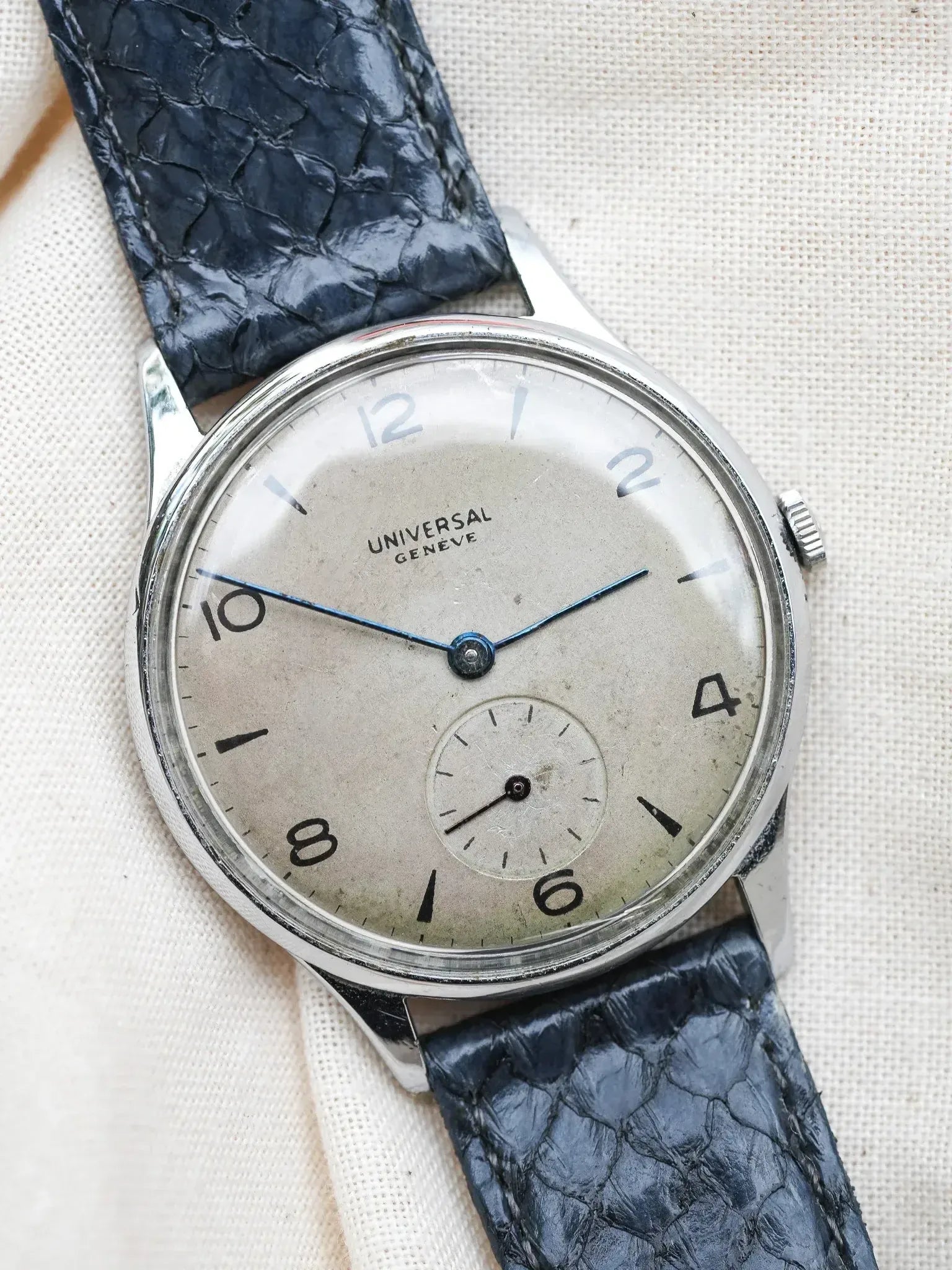 Montre Universal Genève Vintage - Calatrava 35mm Acier (Années 1950) - Atelier Victor