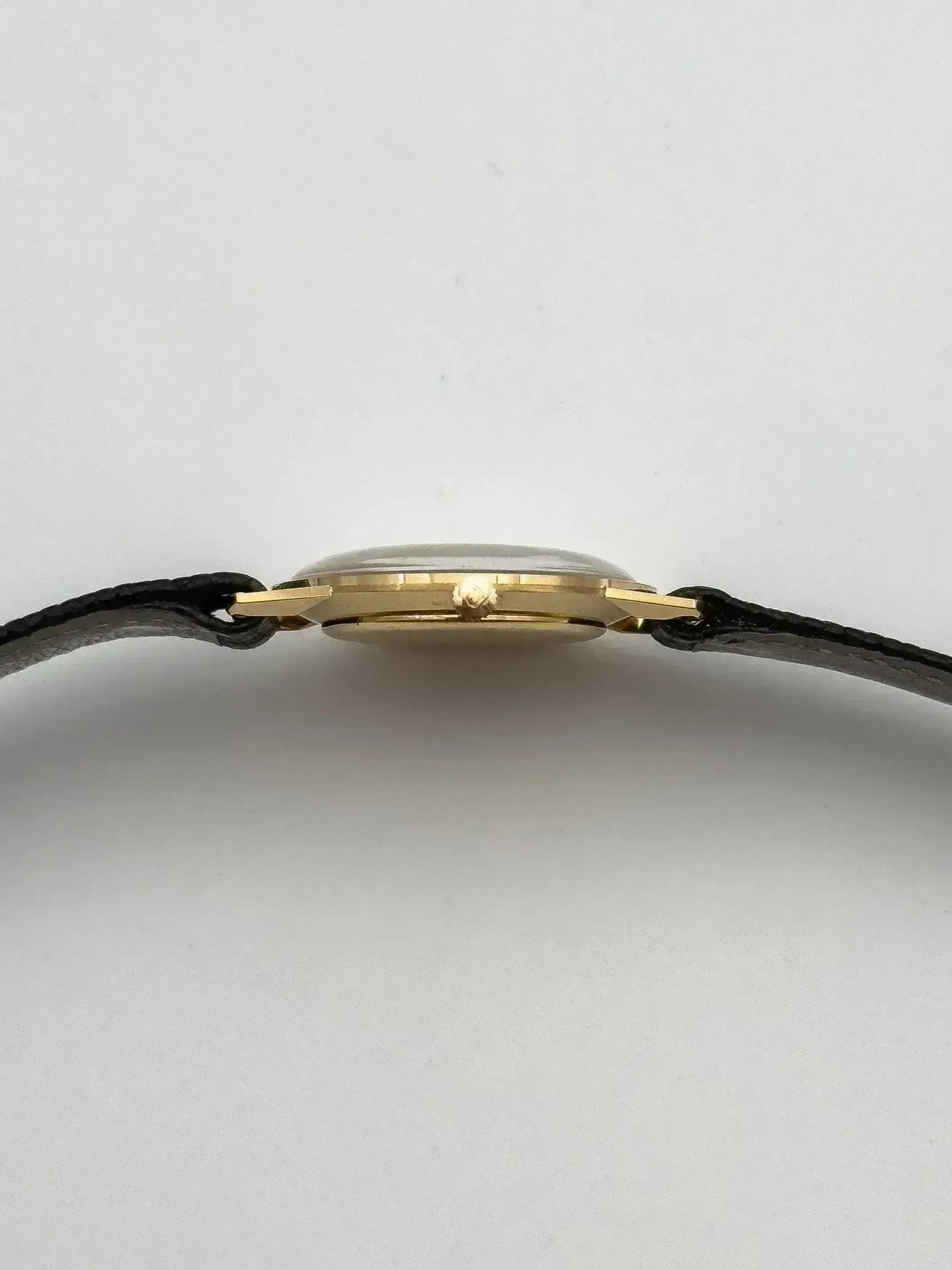 Montre Universal Genève Vintage - Or Rose 18k Extra Plate (1964) - Atelier Victor