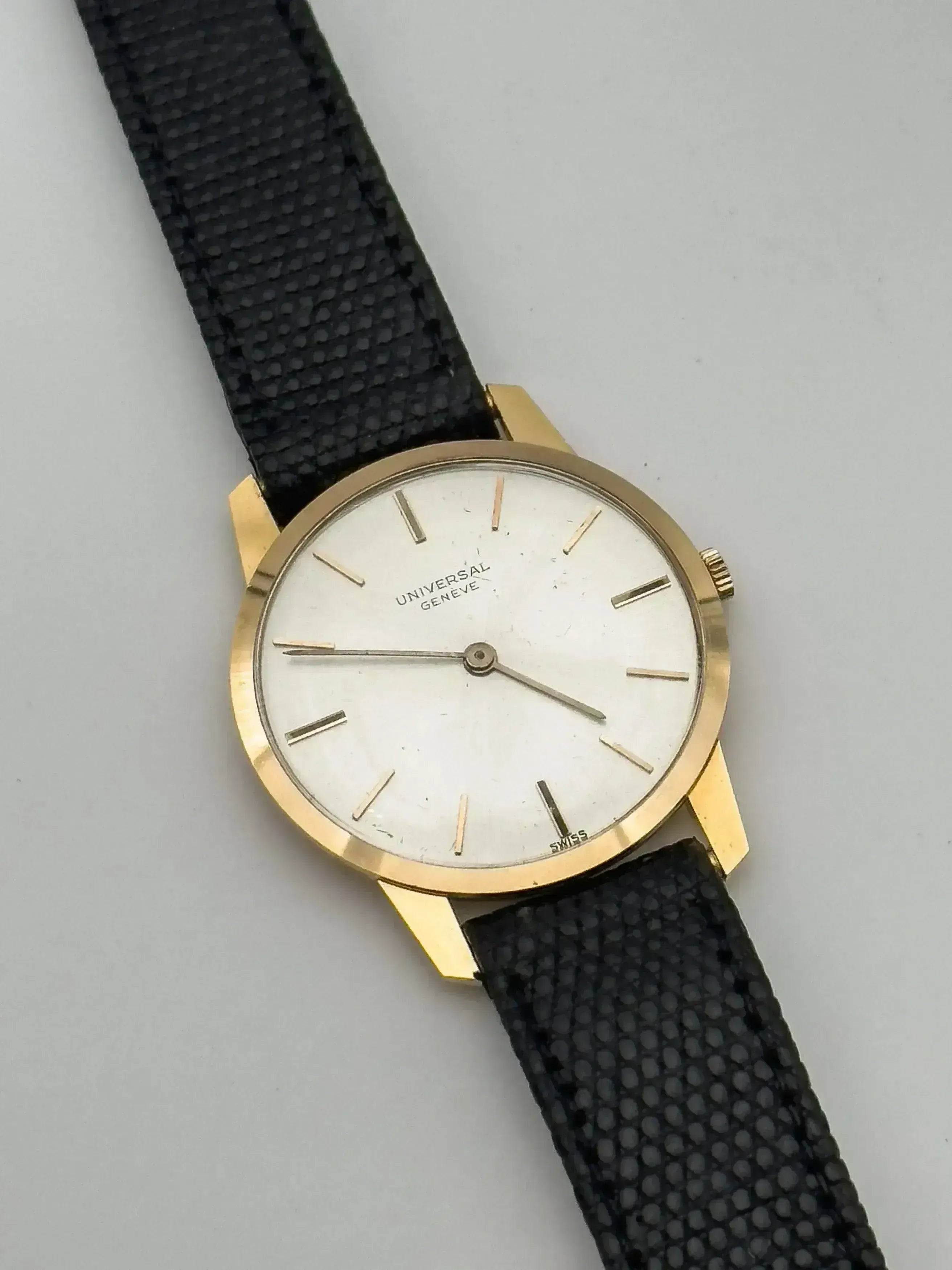 Montre Universal Genève Vintage - Or Rose 18k Extra Plate (1964) - Atelier Victor