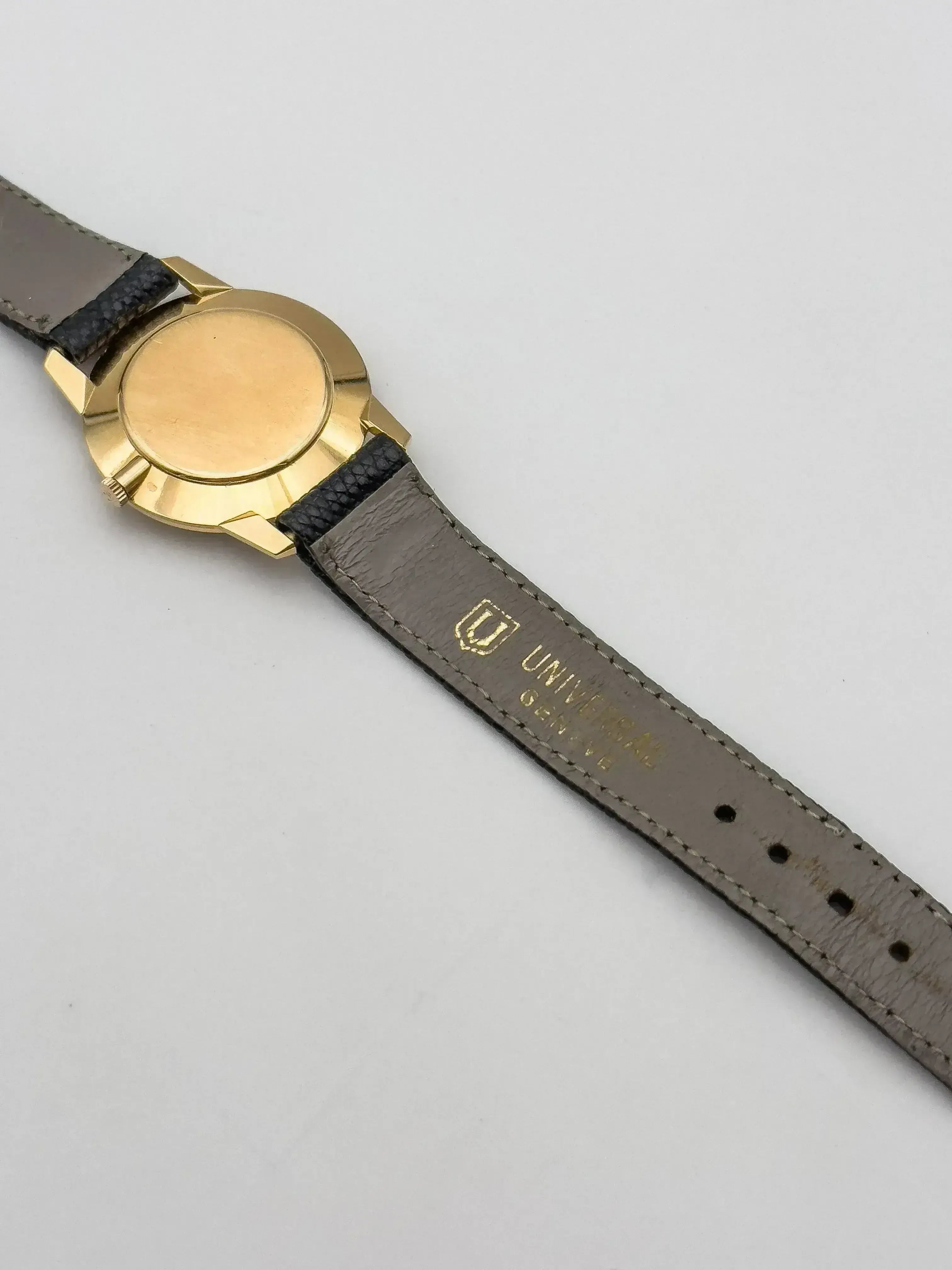Montre Universal Genève Vintage - Or Rose 18k Extra Plate (1964) - Atelier Victor