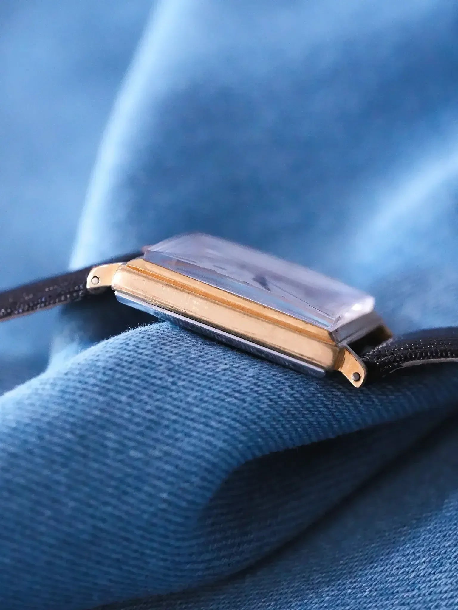 Universal Genève - Tank Carrée Date 5h Plaqué or - 1960s - Atelier Victor